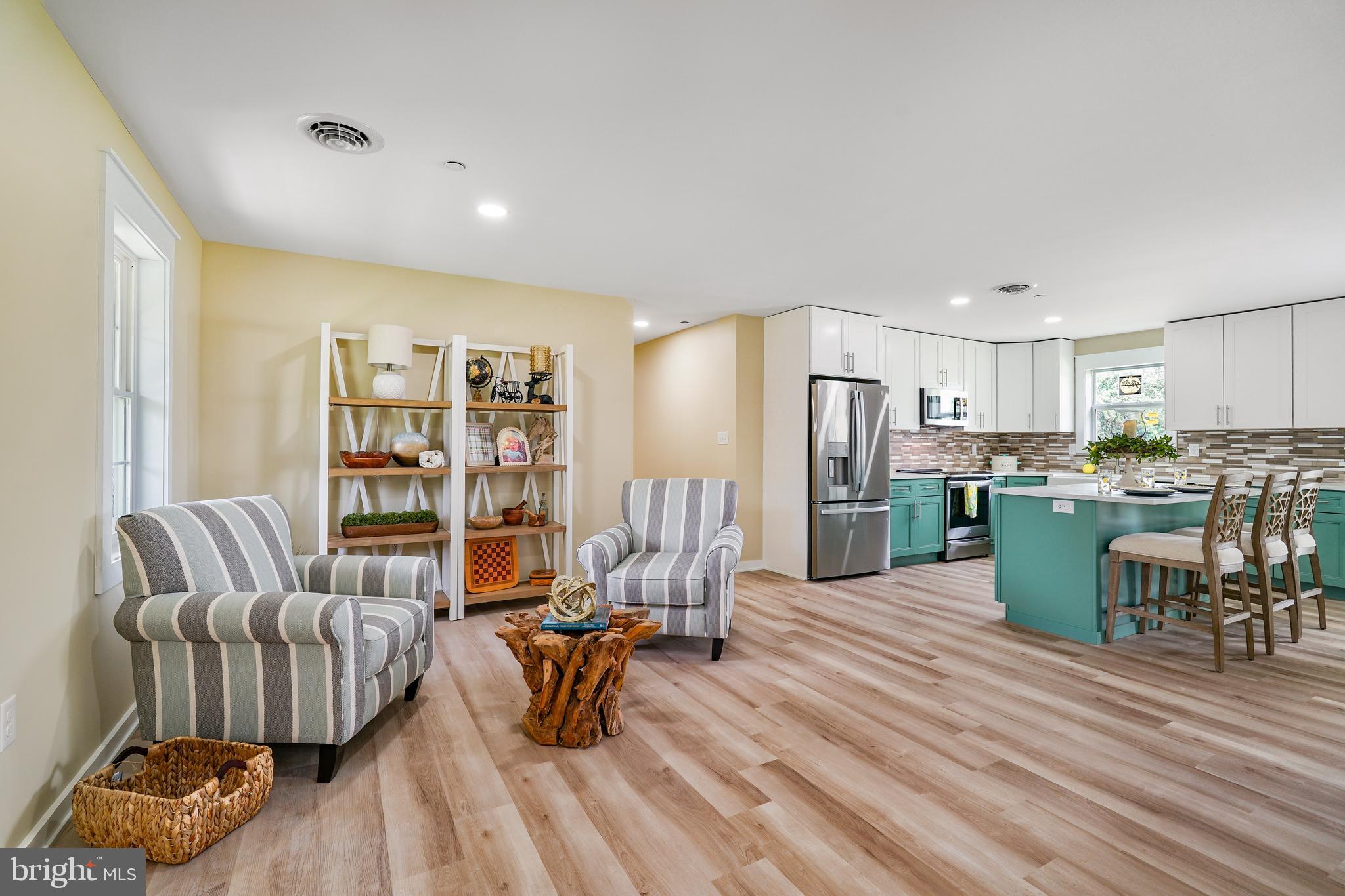 WEST VIEW SHORES - Residential