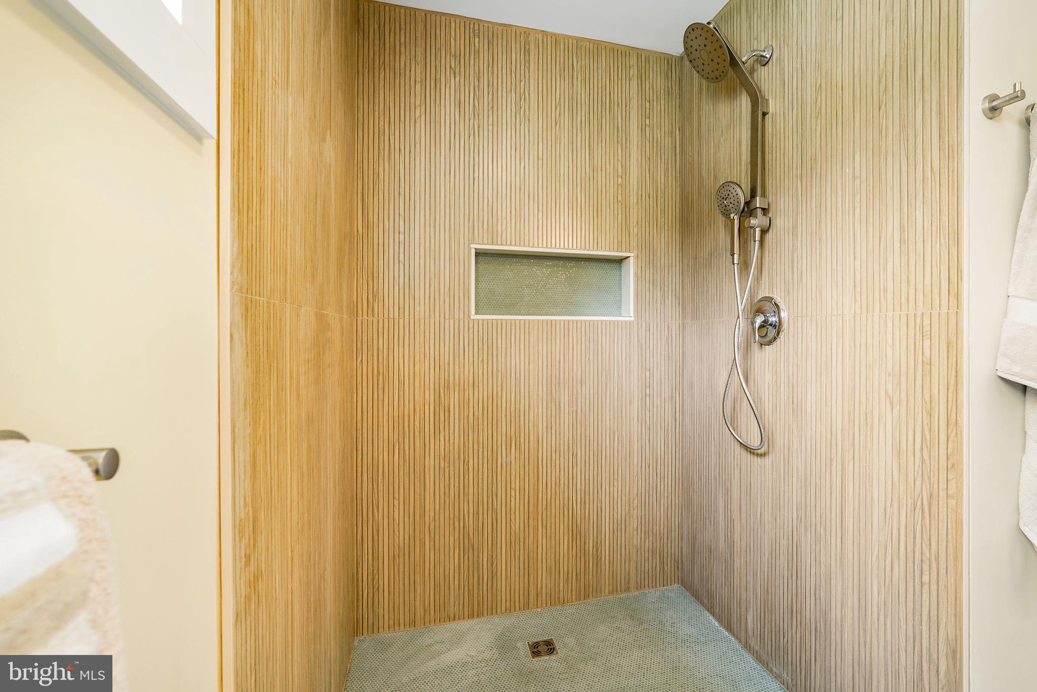 WEST VIEW SHORES - Residential