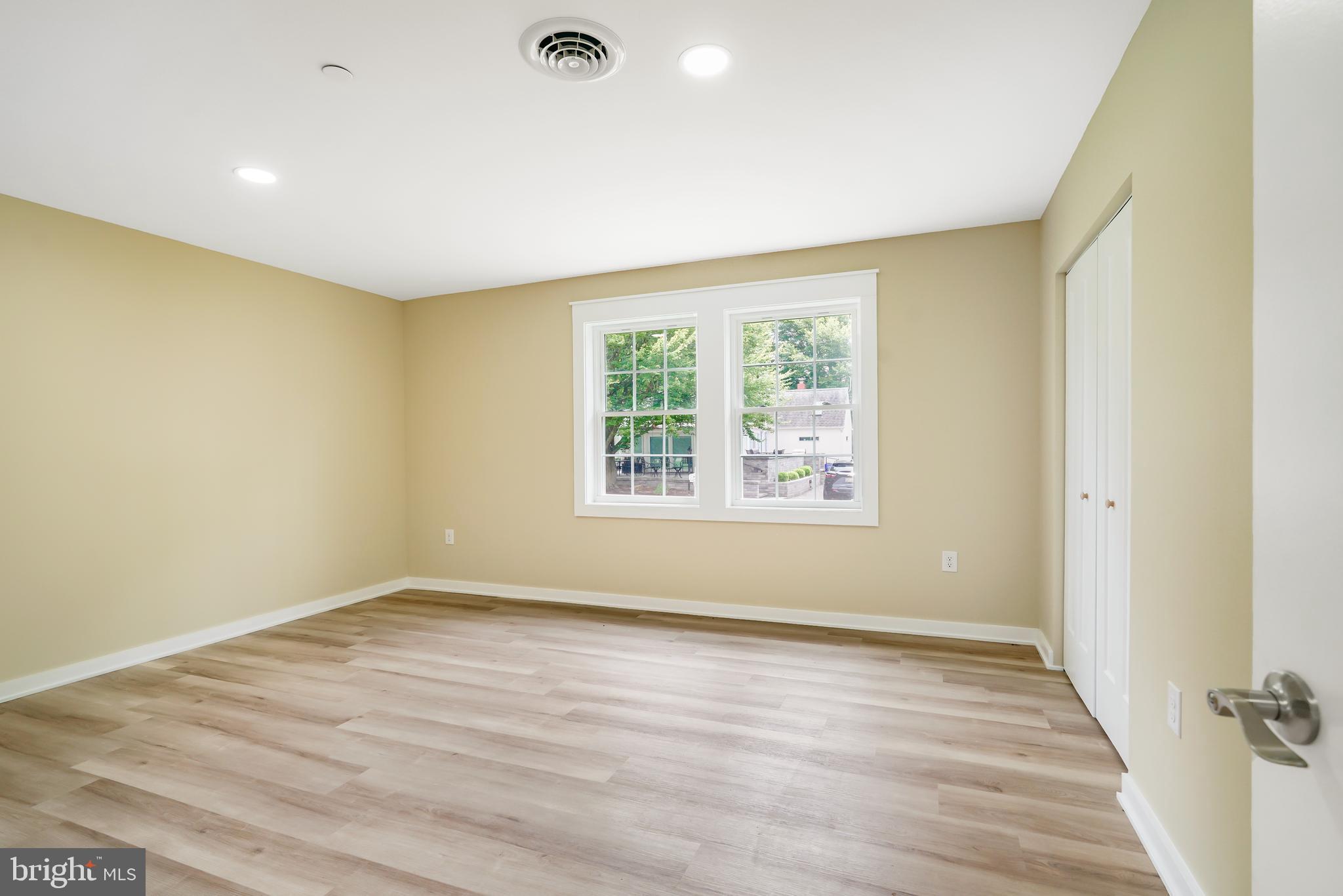 WEST VIEW SHORES - Residential