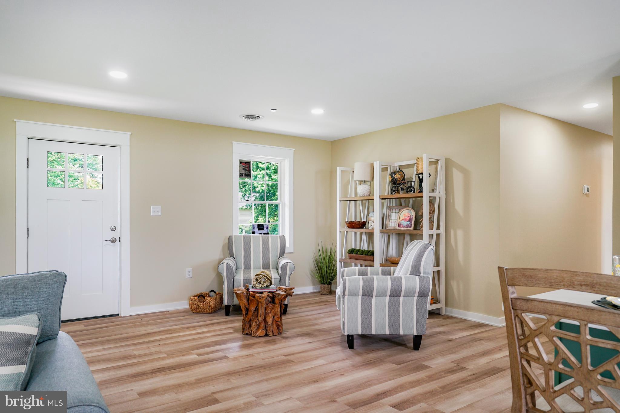 WEST VIEW SHORES - Residential