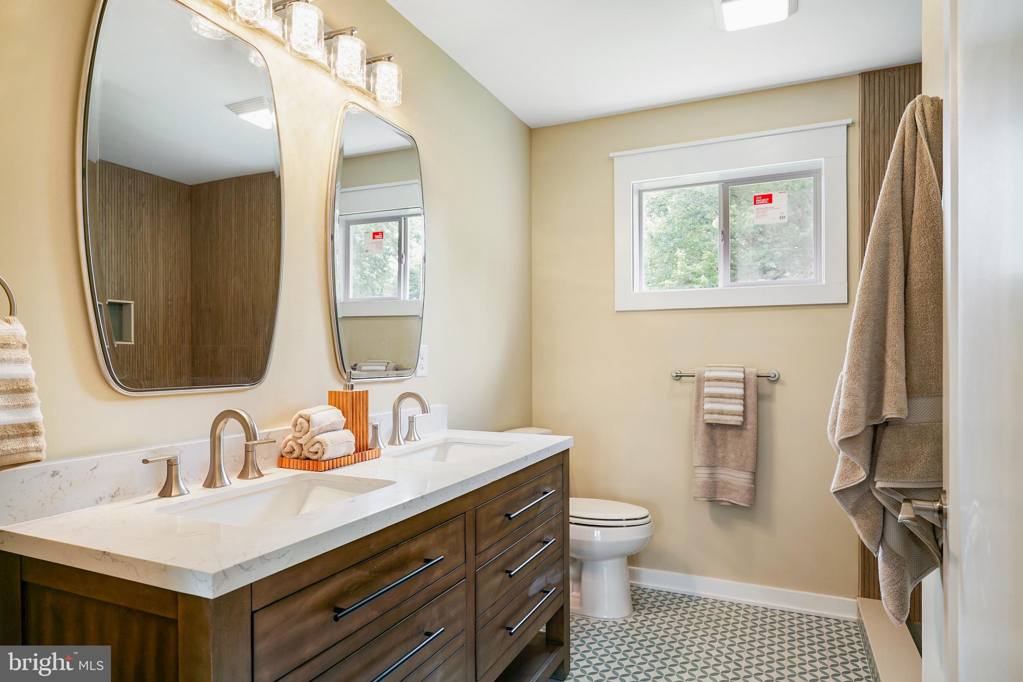 WEST VIEW SHORES - Residential