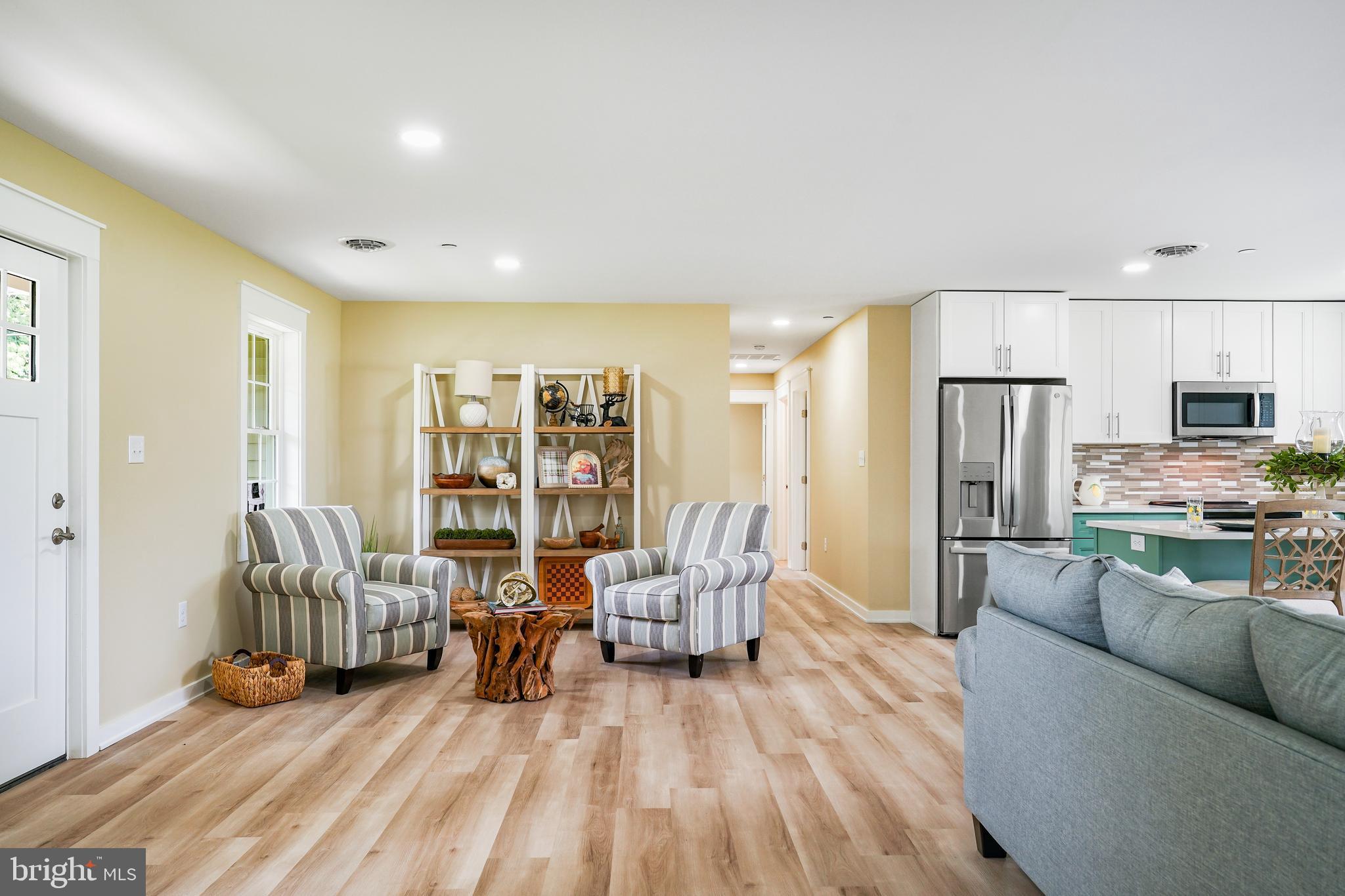 WEST VIEW SHORES - Residential