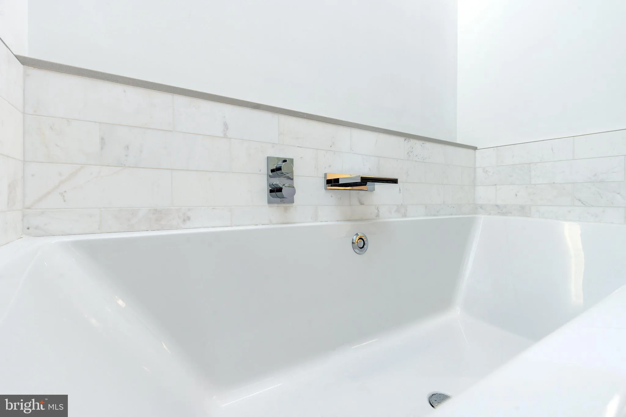 Philadelphia, Pennsylvania 19103, United States, 3 Bedrooms Bedrooms, ,4 BathroomsBathrooms,Residential,Active,181585