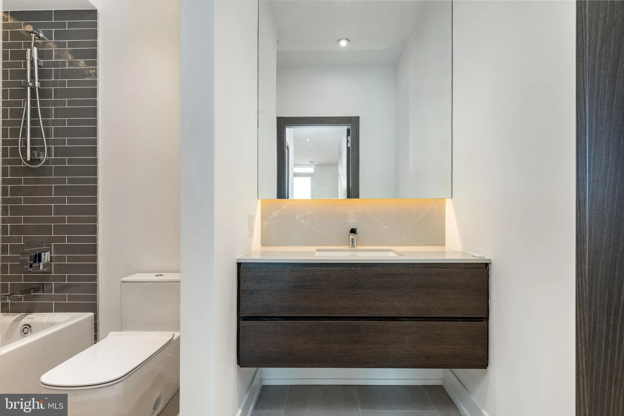 Philadelphia, Pennsylvania 19103, United States, 3 Bedrooms Bedrooms, ,4 BathroomsBathrooms,Residential,Active,181585