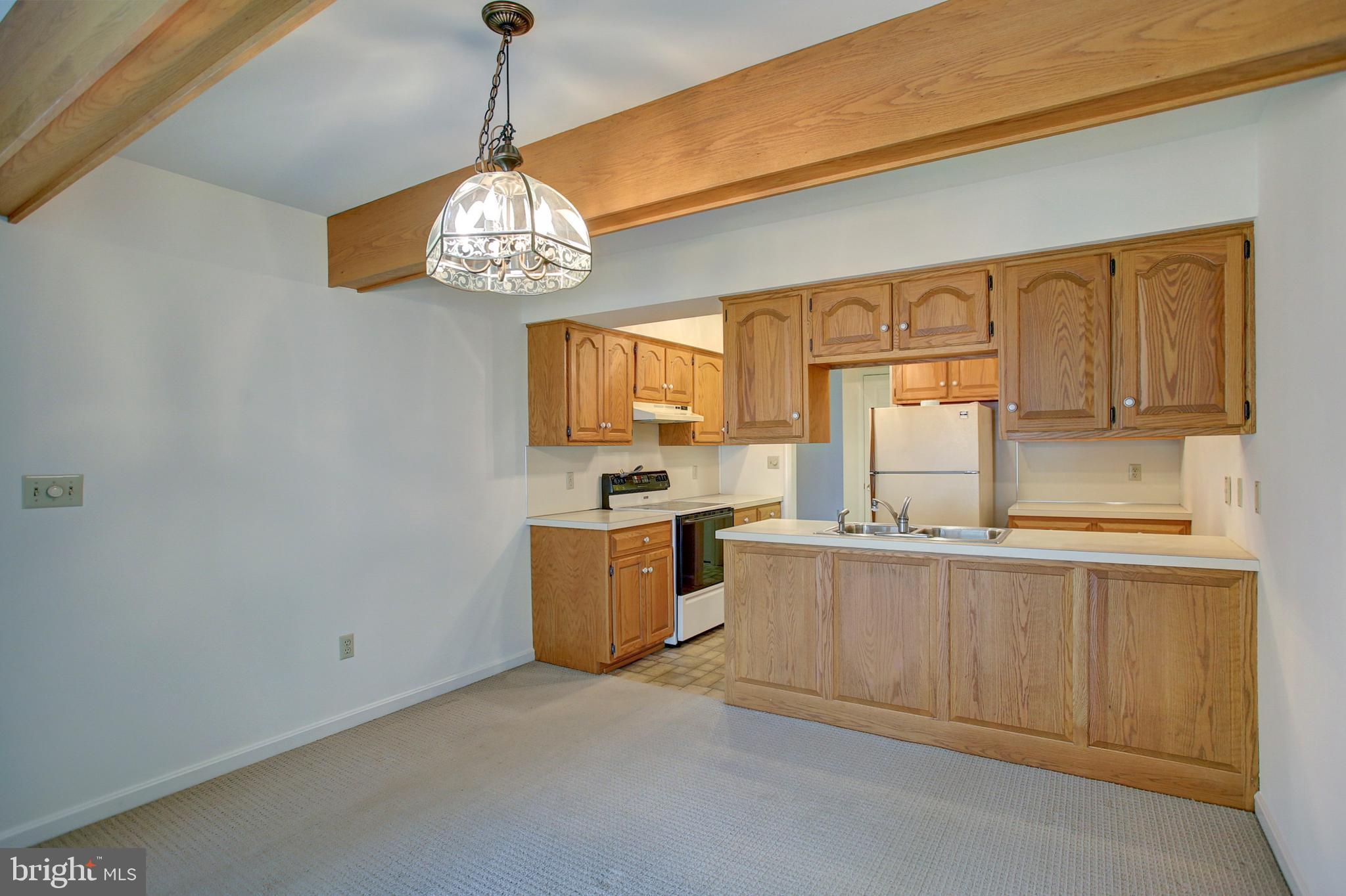 STRAWBERRY COURT - Residential