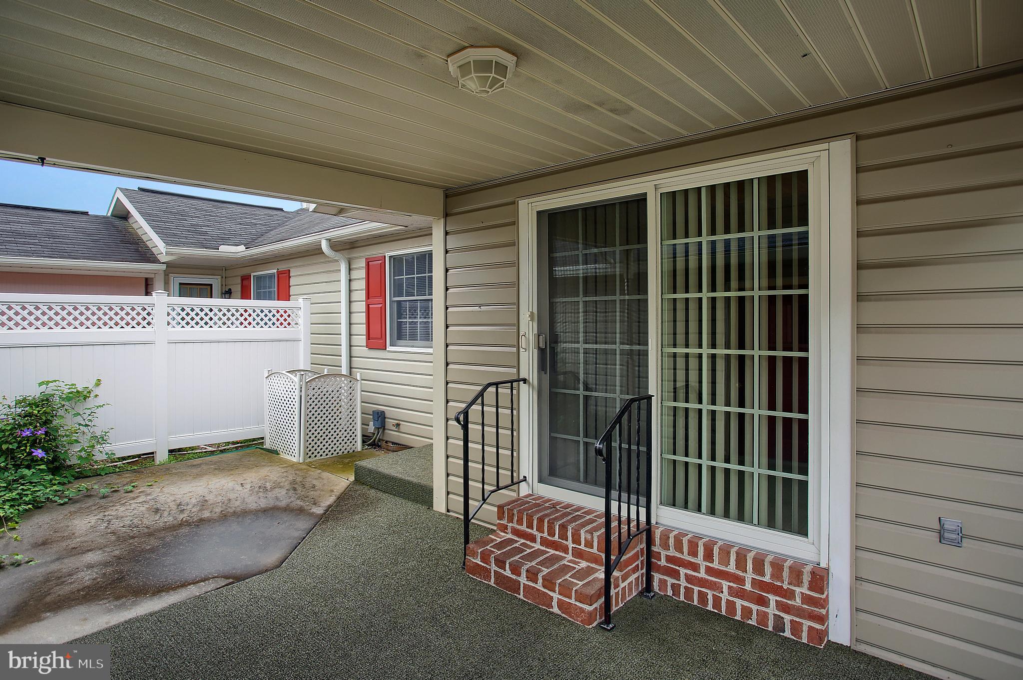 STRAWBERRY COURT - Residential