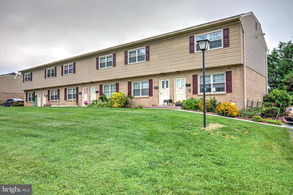 Photo of 2 Meadow View Drive, LEOLA, PA 17540 (MLS # PALA2093210)