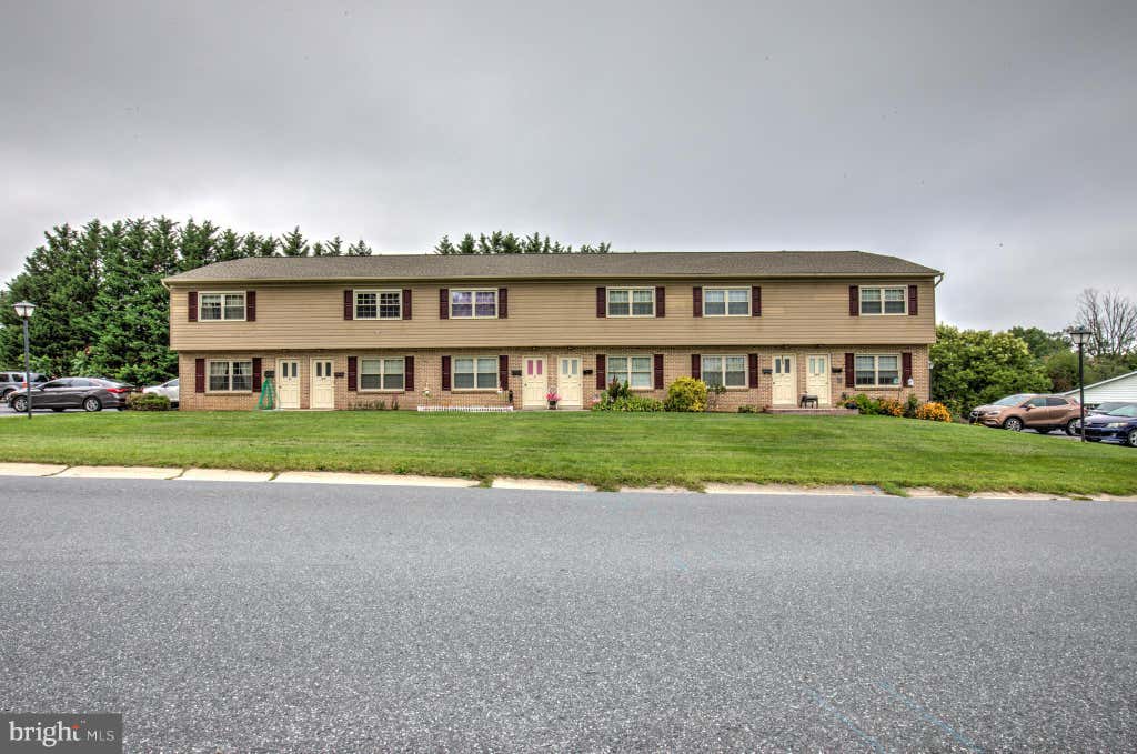 Photo of 2 Meadow View Drive, LEOLA, PA 17540 (MLS # PALA2093210)