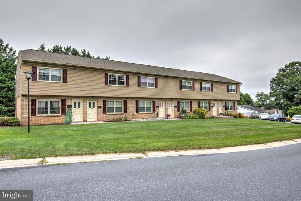 Photo of 2 Meadow View Drive, LEOLA, PA 17540 (MLS # PALA2093210)