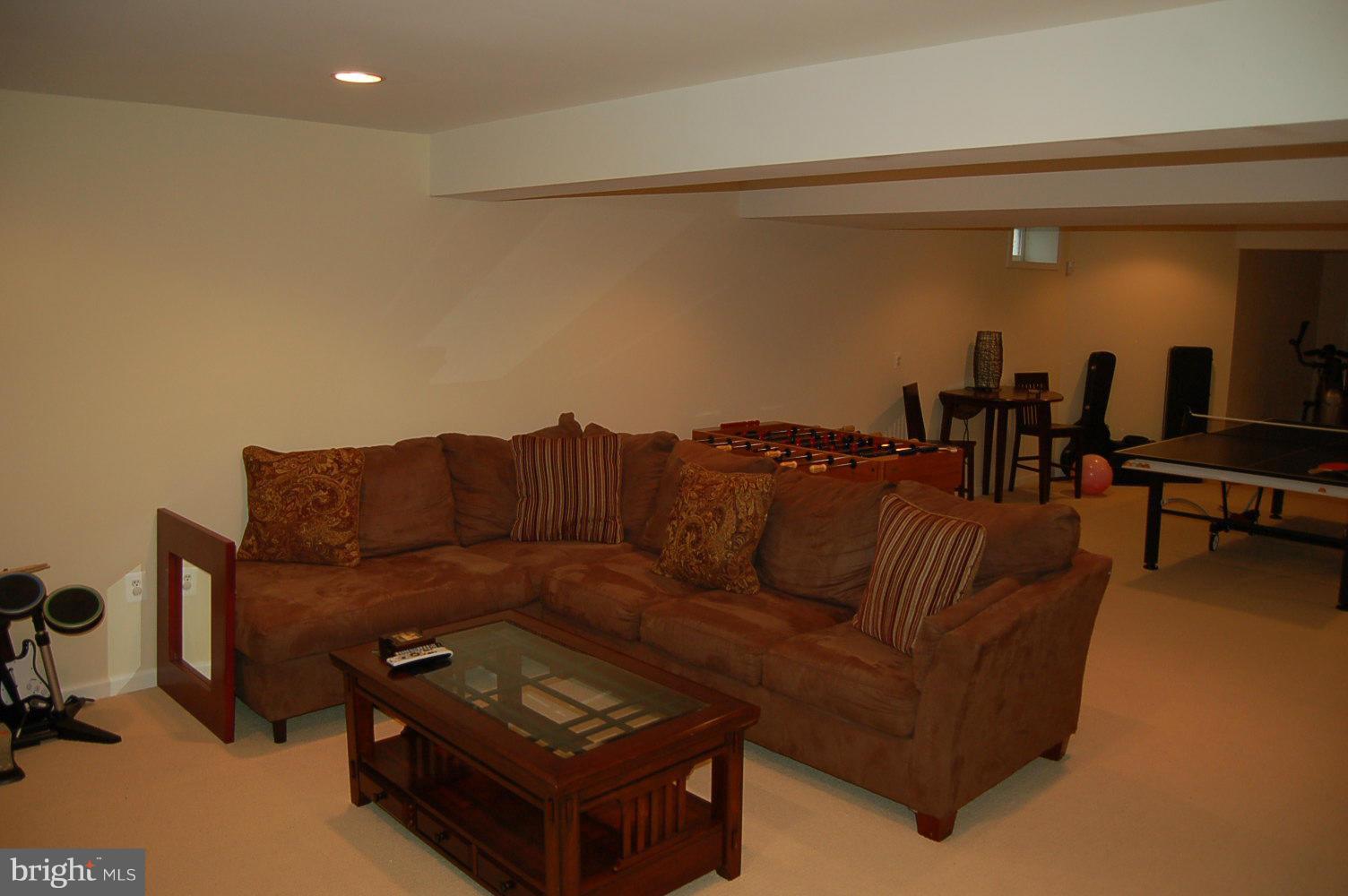 LEE'S PARKE - Residential Lease