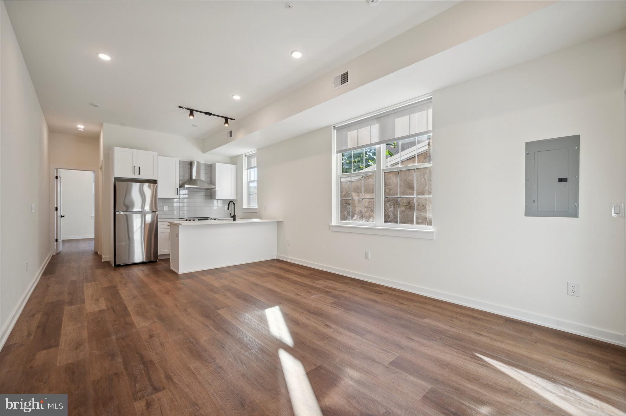 2513 N HOWARD STREET 102