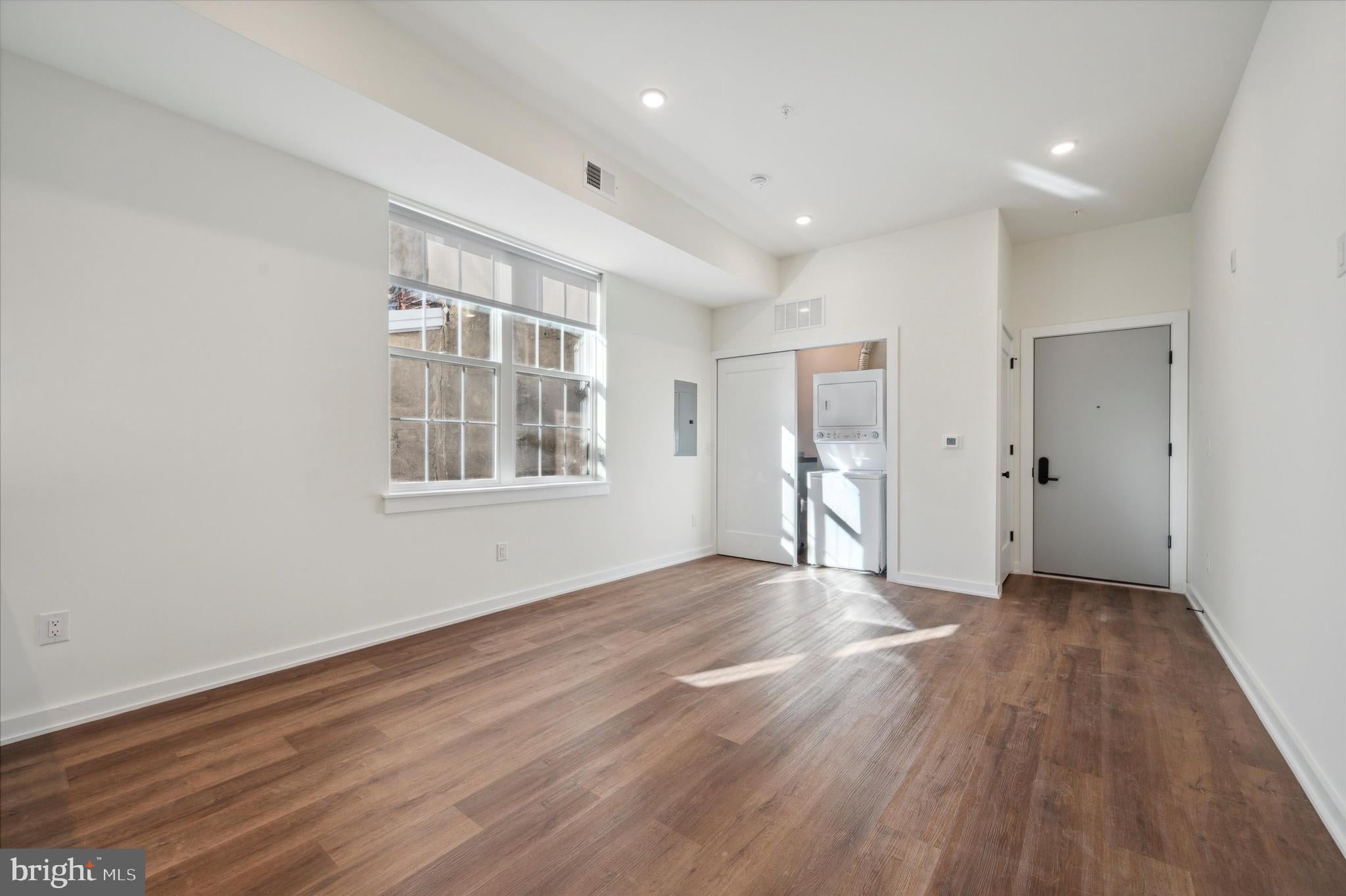 2513 N HOWARD STREET 102