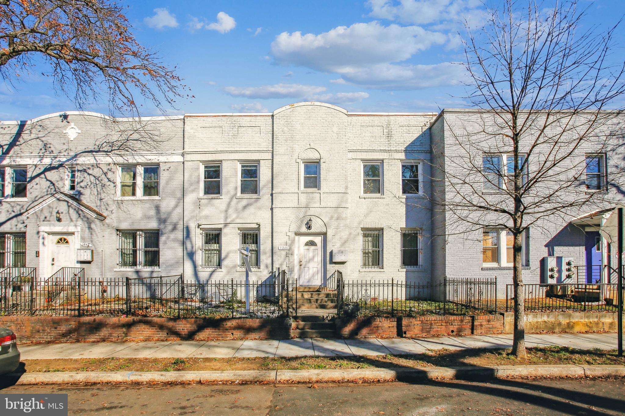 1246 QUEEN STREET NE 3