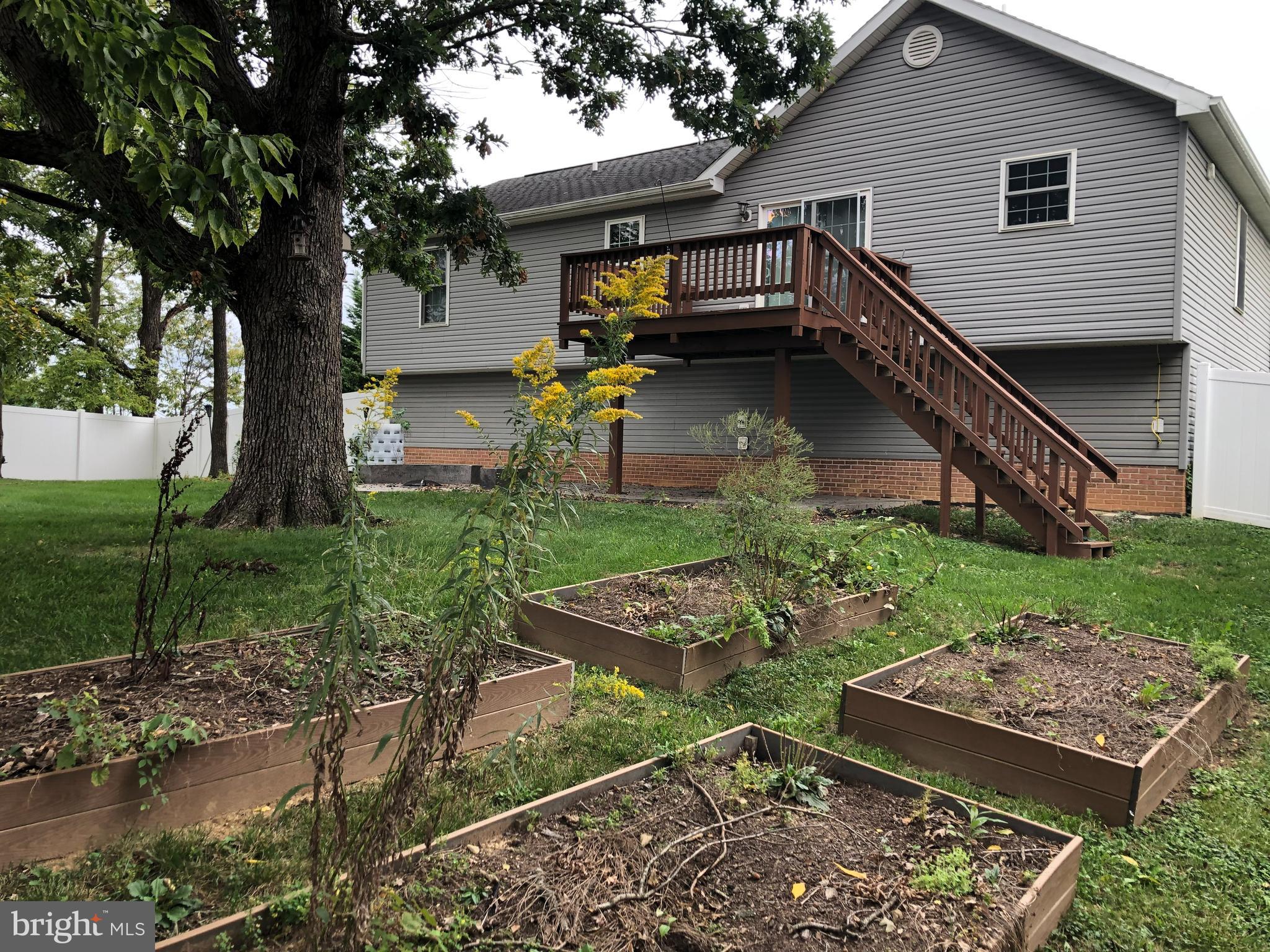 BRIAR RUN - Residential