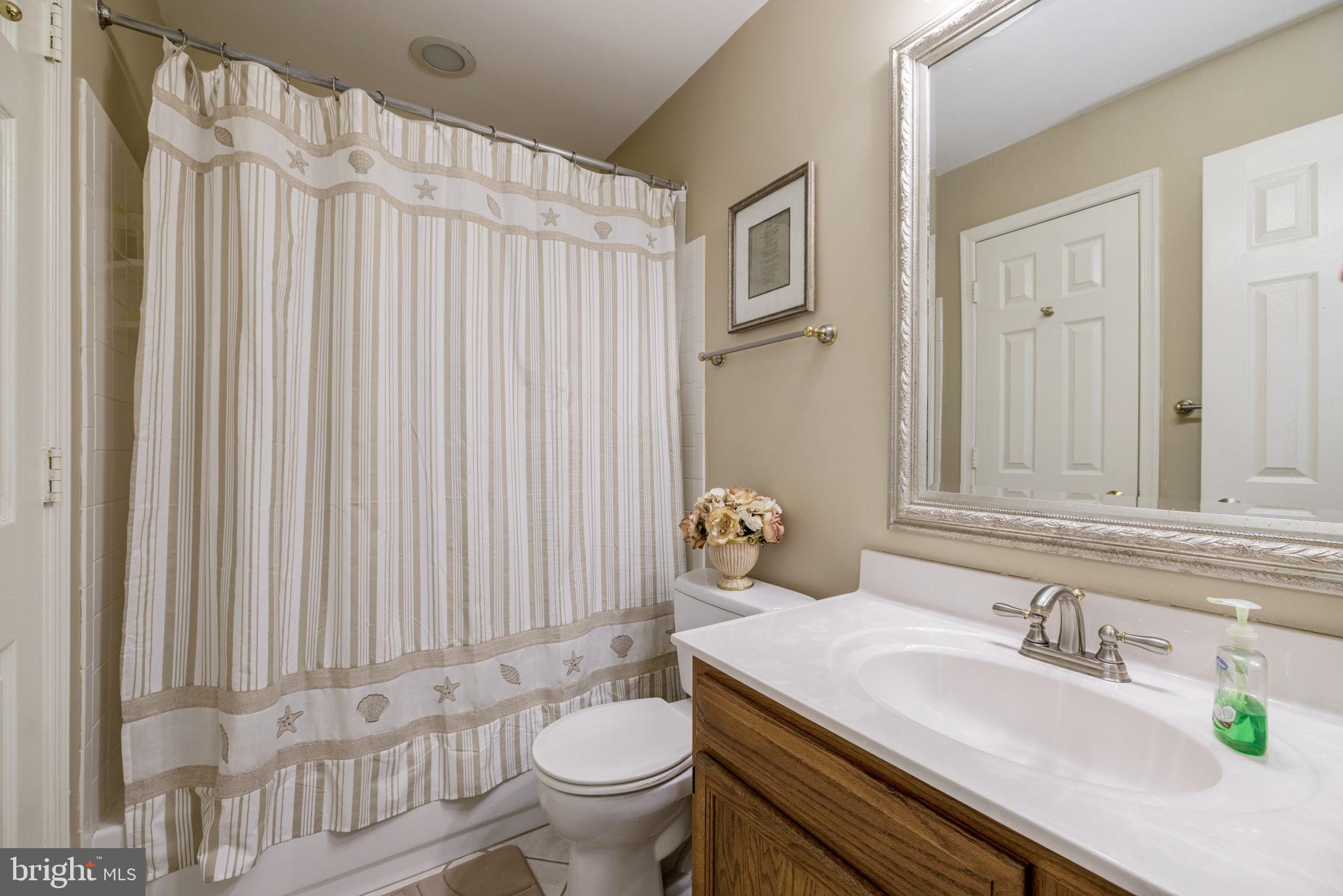 KINGSTOWNE - Residential Lease