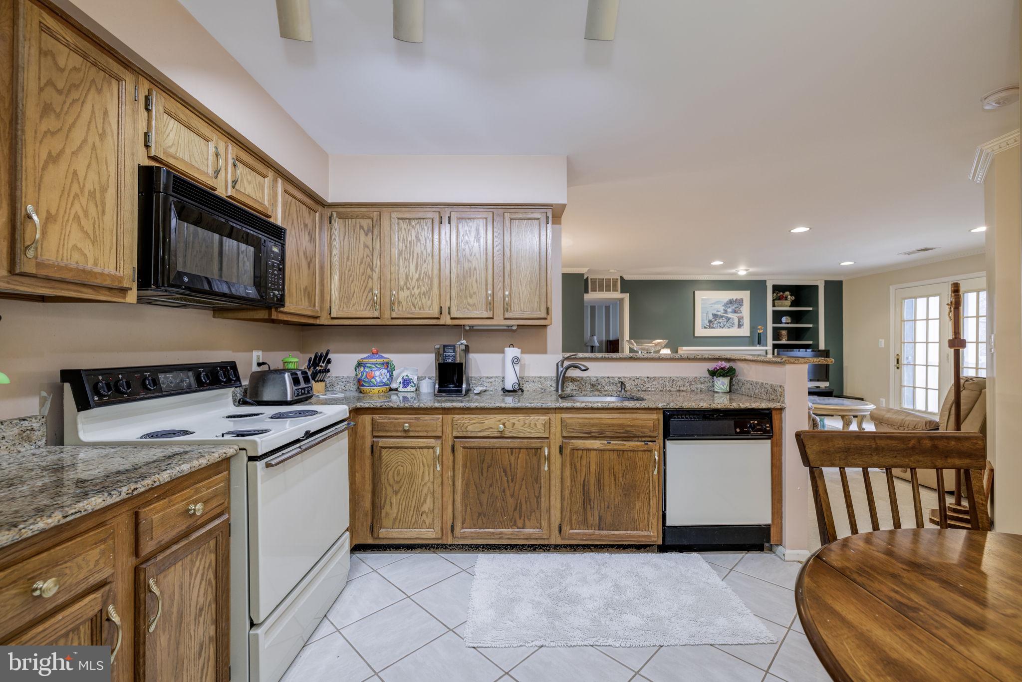 KINGSTOWNE - Residential Lease