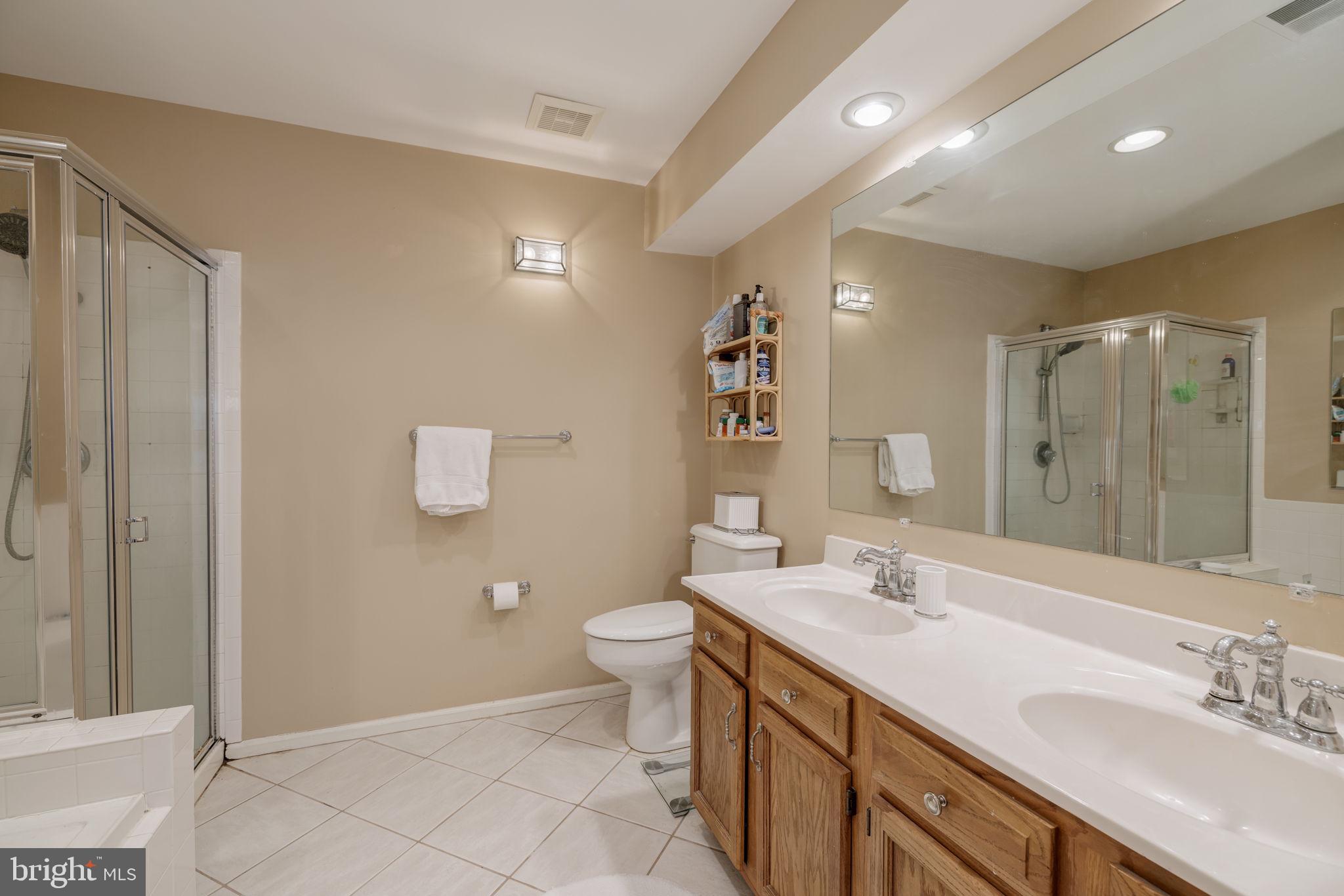 KINGSTOWNE - Residential Lease