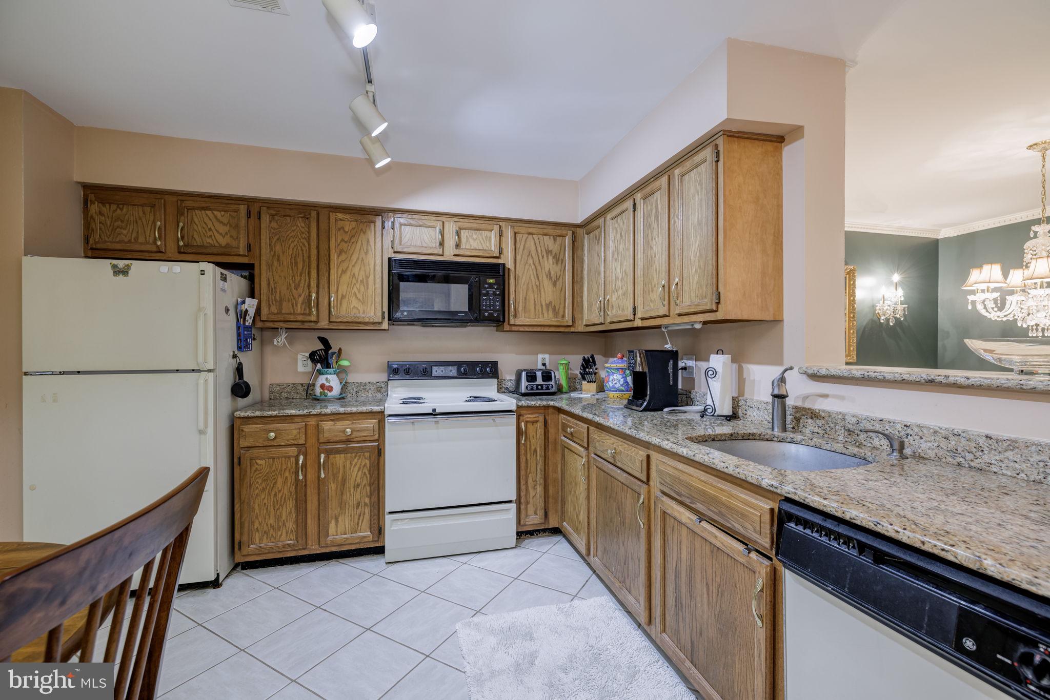 KINGSTOWNE - Residential Lease