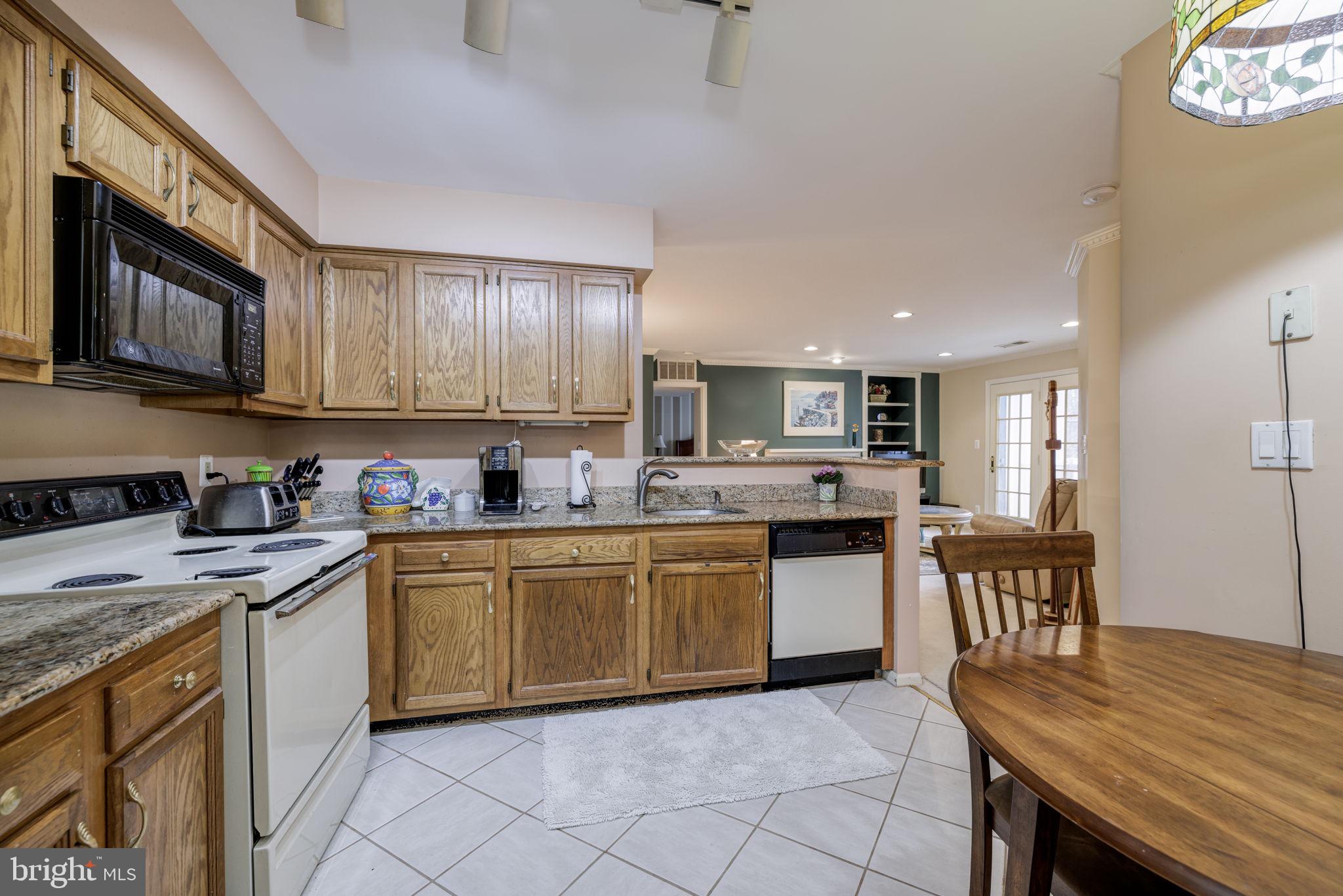 KINGSTOWNE - Residential Lease