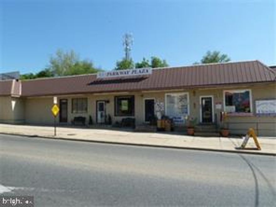 **Elmwood Park – Affordable Small Business Space**
**Great opportunity for a small business!**  
Perfect for office space, storage, or retail with storefront exposure. Previously occupied by a hair salon, so many possibilities!

- **Size:** Approx. 225 sq. ft. (15x15)  
- **Features:** Powder room included  
- **Location:** Elmwood Park area, near proposed redevelopment of former Norristown State Hospital grounds  
- **Rent:** $750/month + electric  

**Requirements:**  
- Application with \$65 non-refundable credit & criminal check  
- Upon acceptance: First month, last month, and one month security deposit