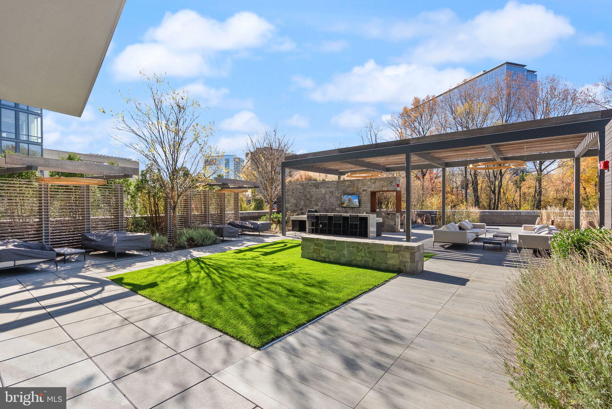 TYSONS CORNER - Residential