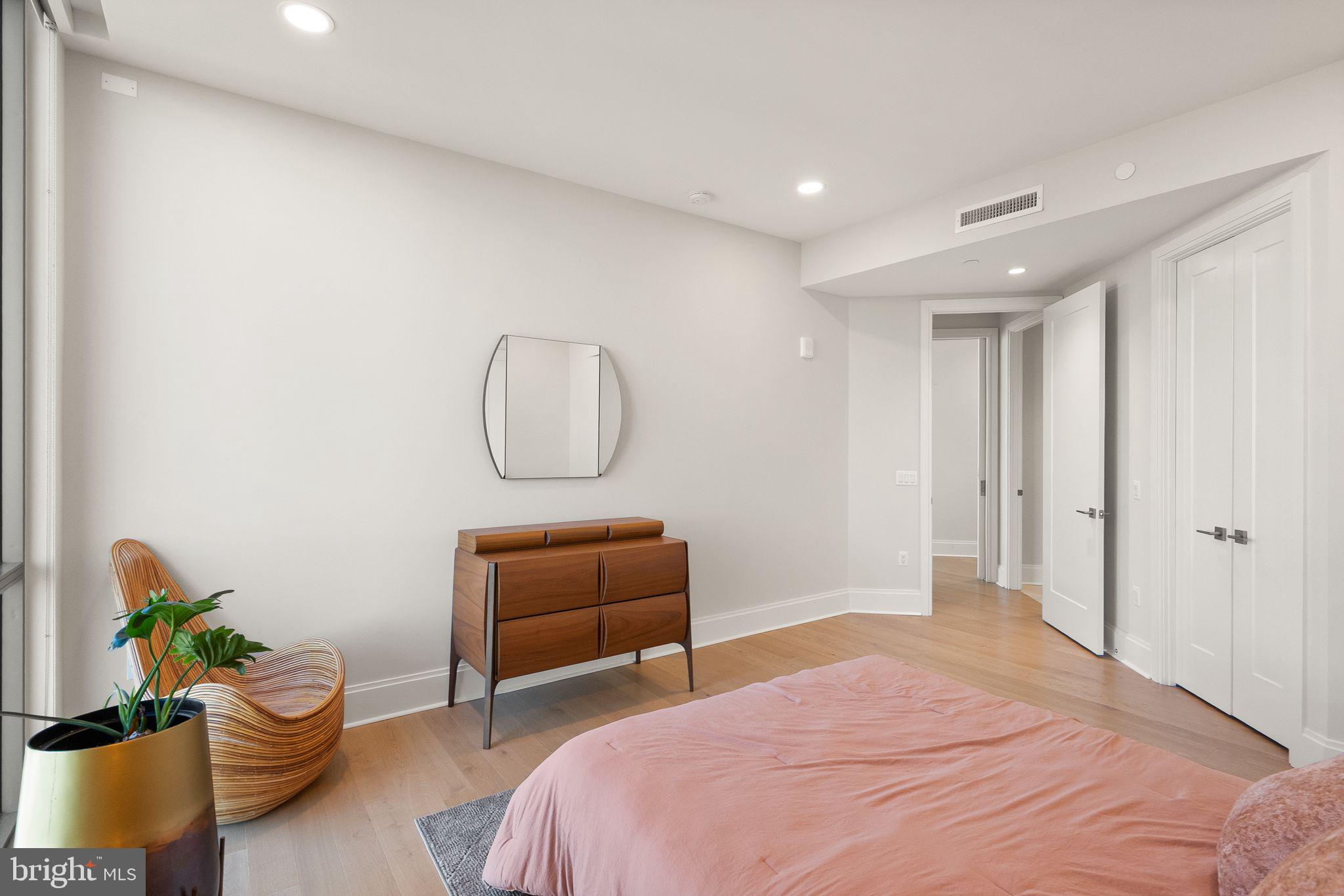 TYSONS CORNER - Residential