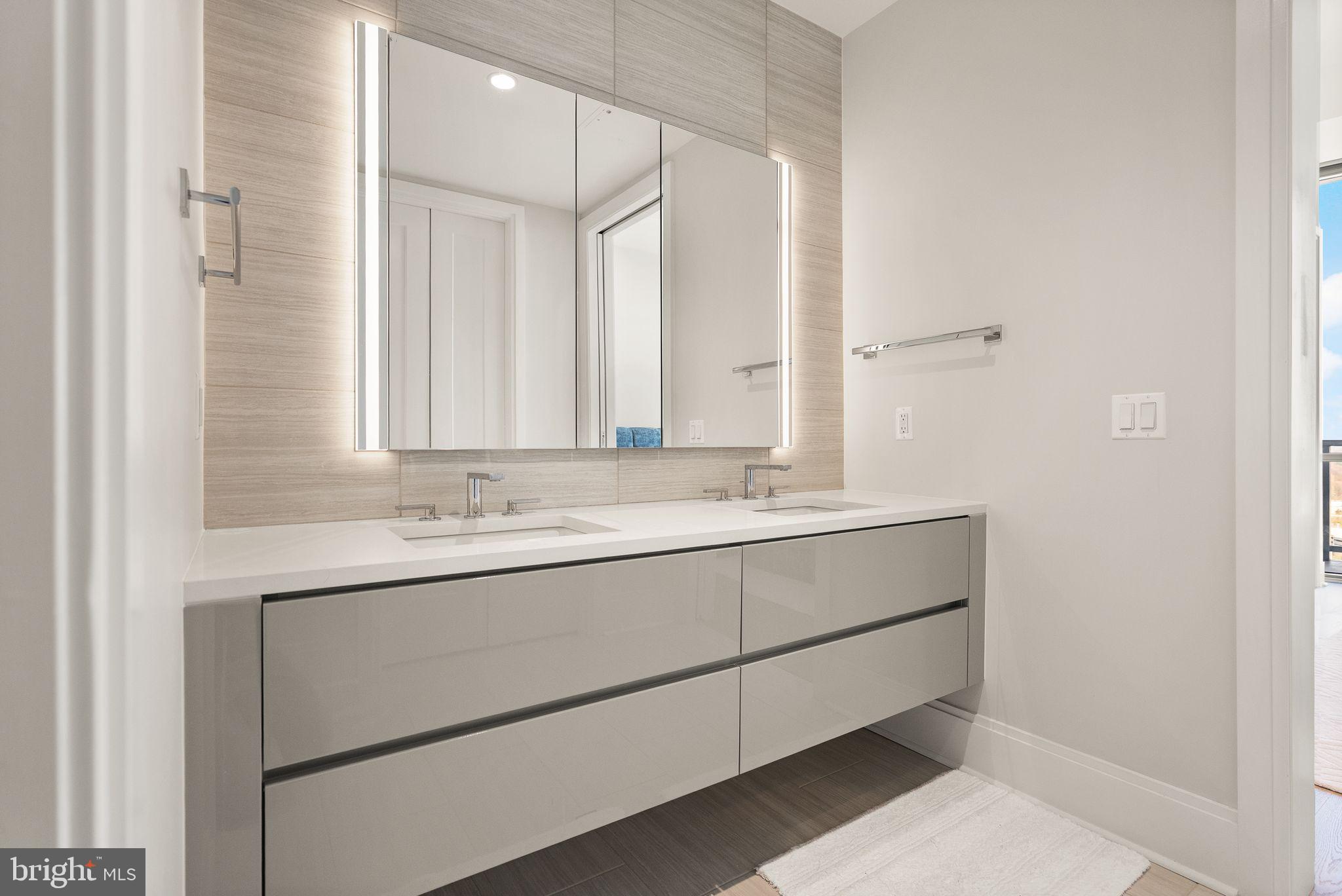 TYSONS CORNER - Residential