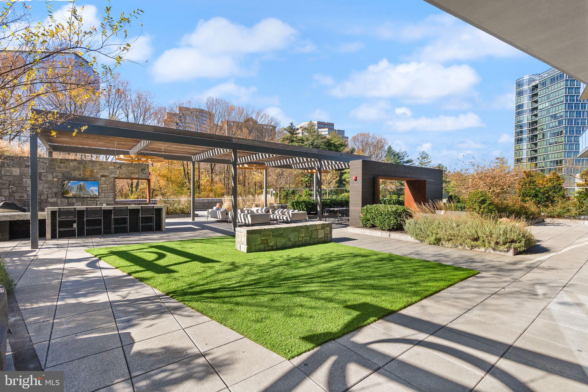 TYSONS CORNER - Residential