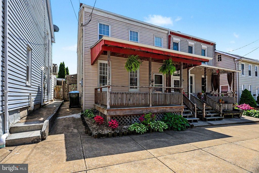 Photo of 450 Manor Street, COLUMBIA, PA 17512 (MLS # PALA2087354)