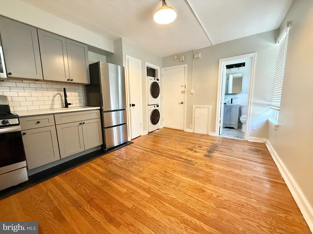 Photo of 623 - 25 Pine Street #3R, PHILADELPHIA, PA 19106 (MLS # PAPH2526488)