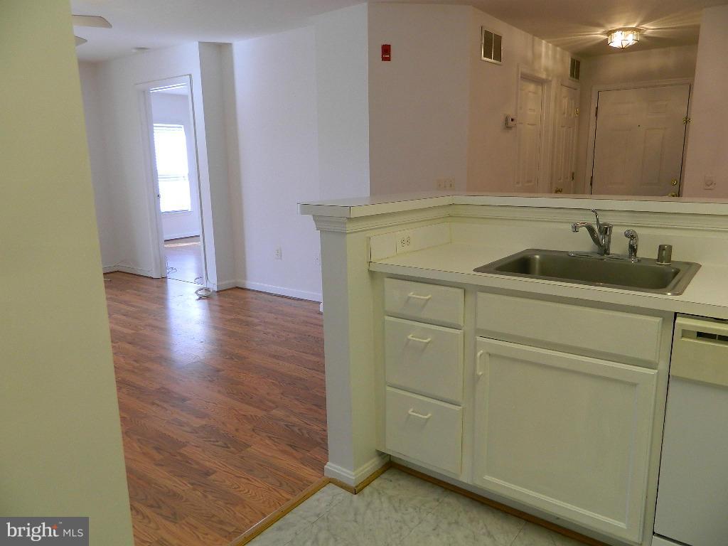 BROOKSTONE - Residential Lease