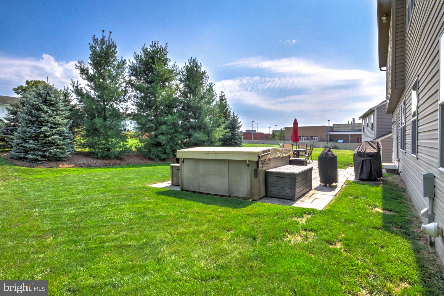 605 HAMAKER ROAD