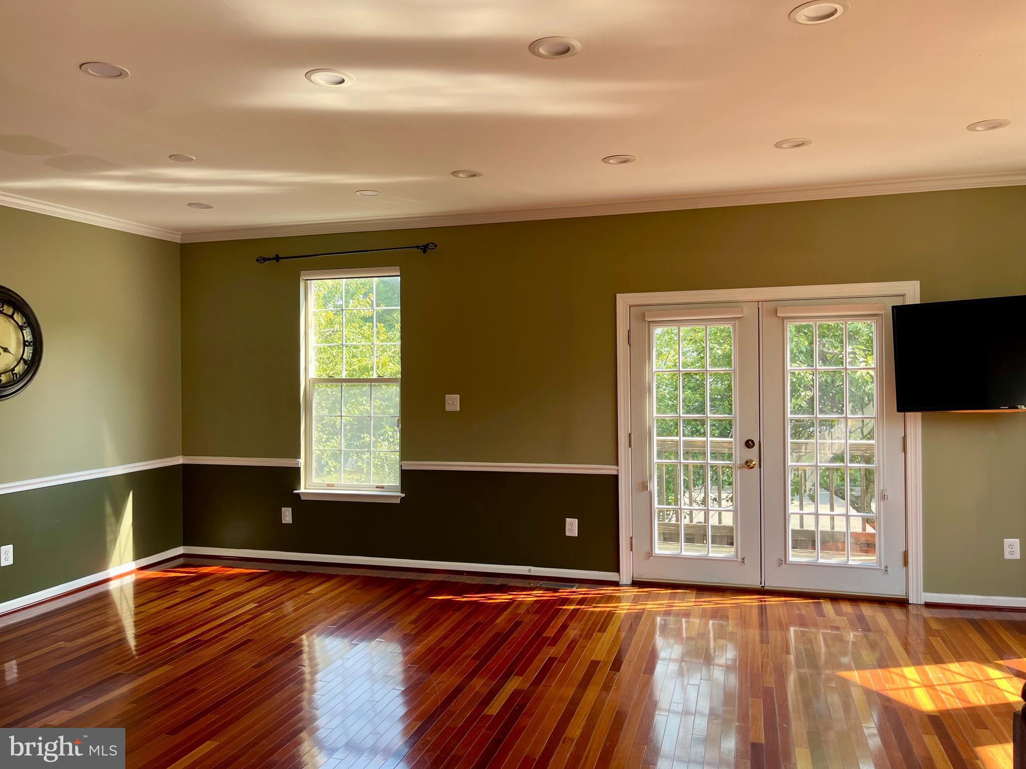 LAKE RIDGE - Residential Lease