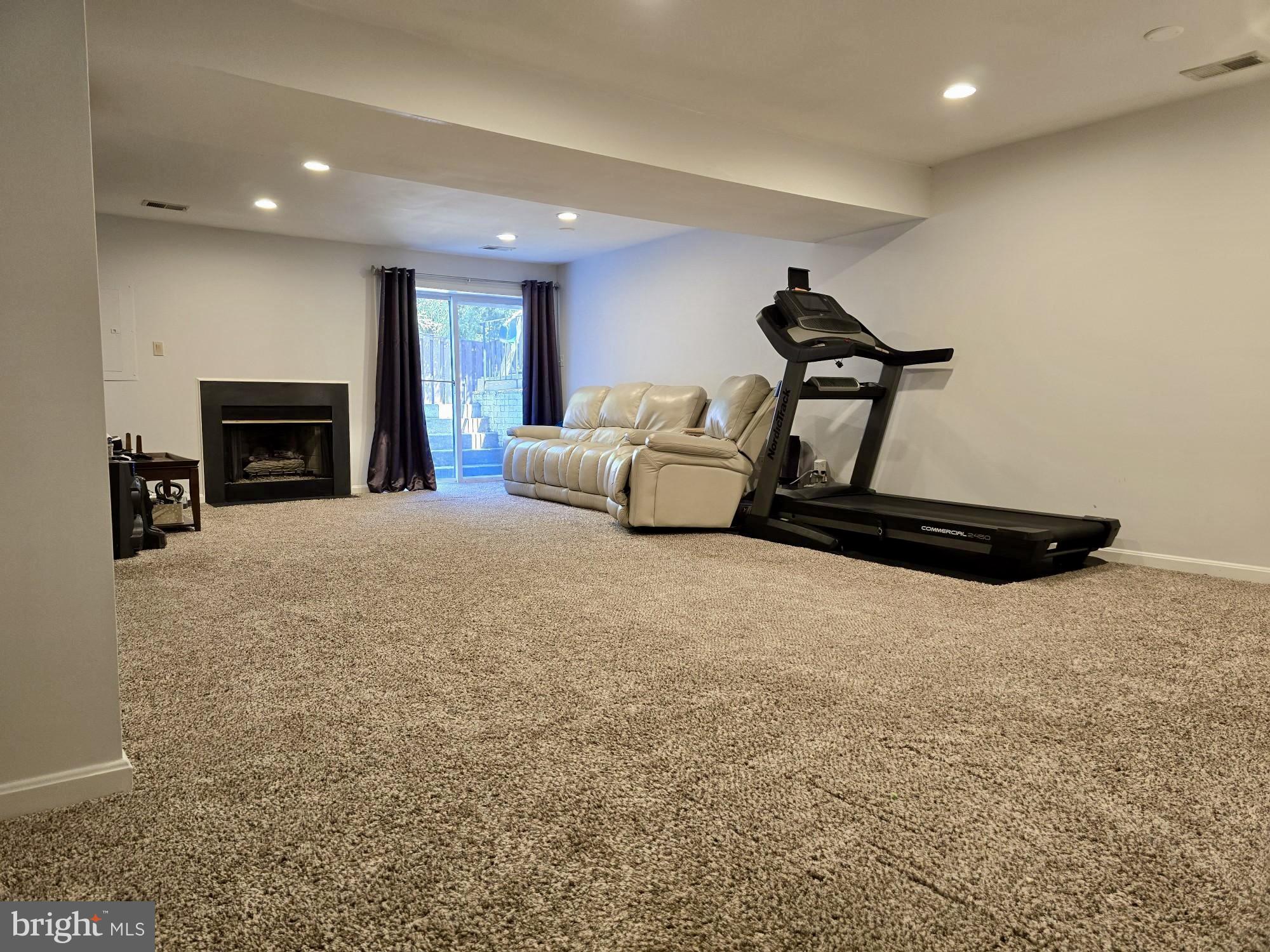 LAKE RIDGE - Residential Lease