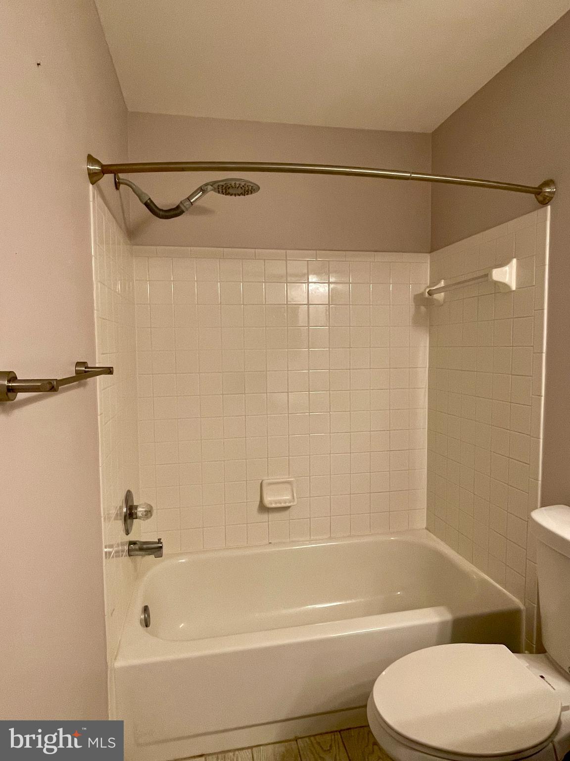 LAKE RIDGE - Residential Lease