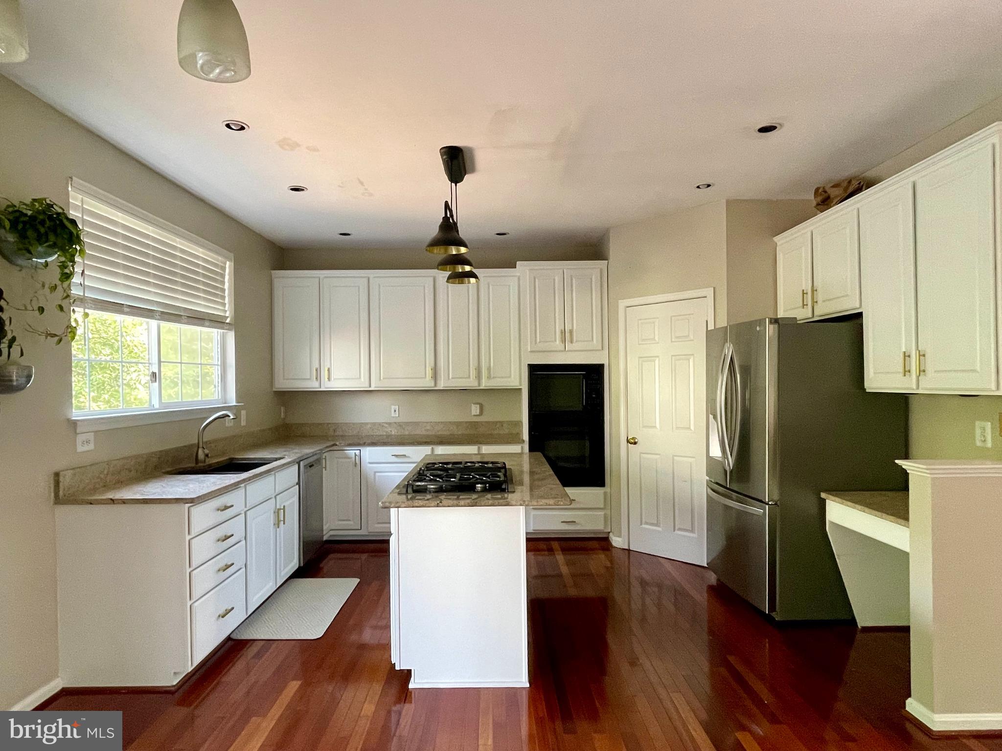 LAKE RIDGE - Residential Lease