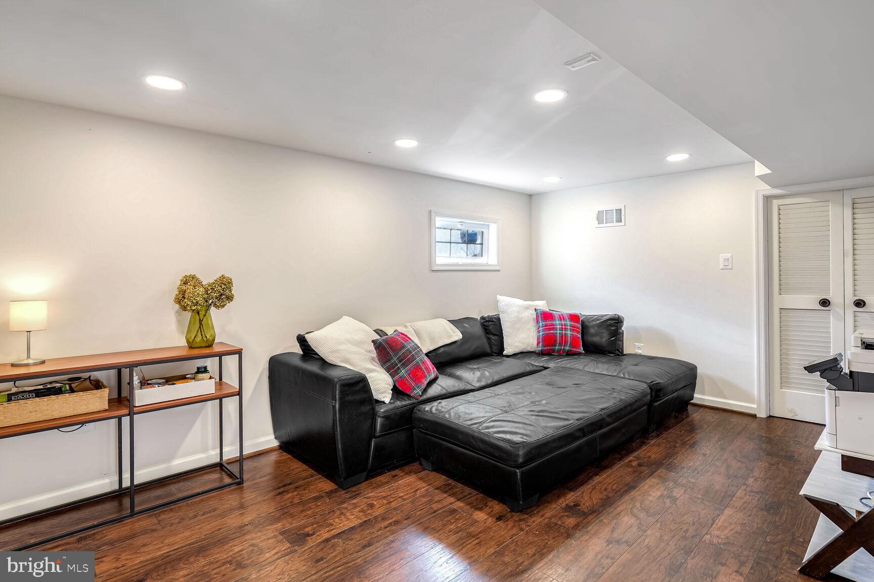 MILBURN TERRACE - Residential