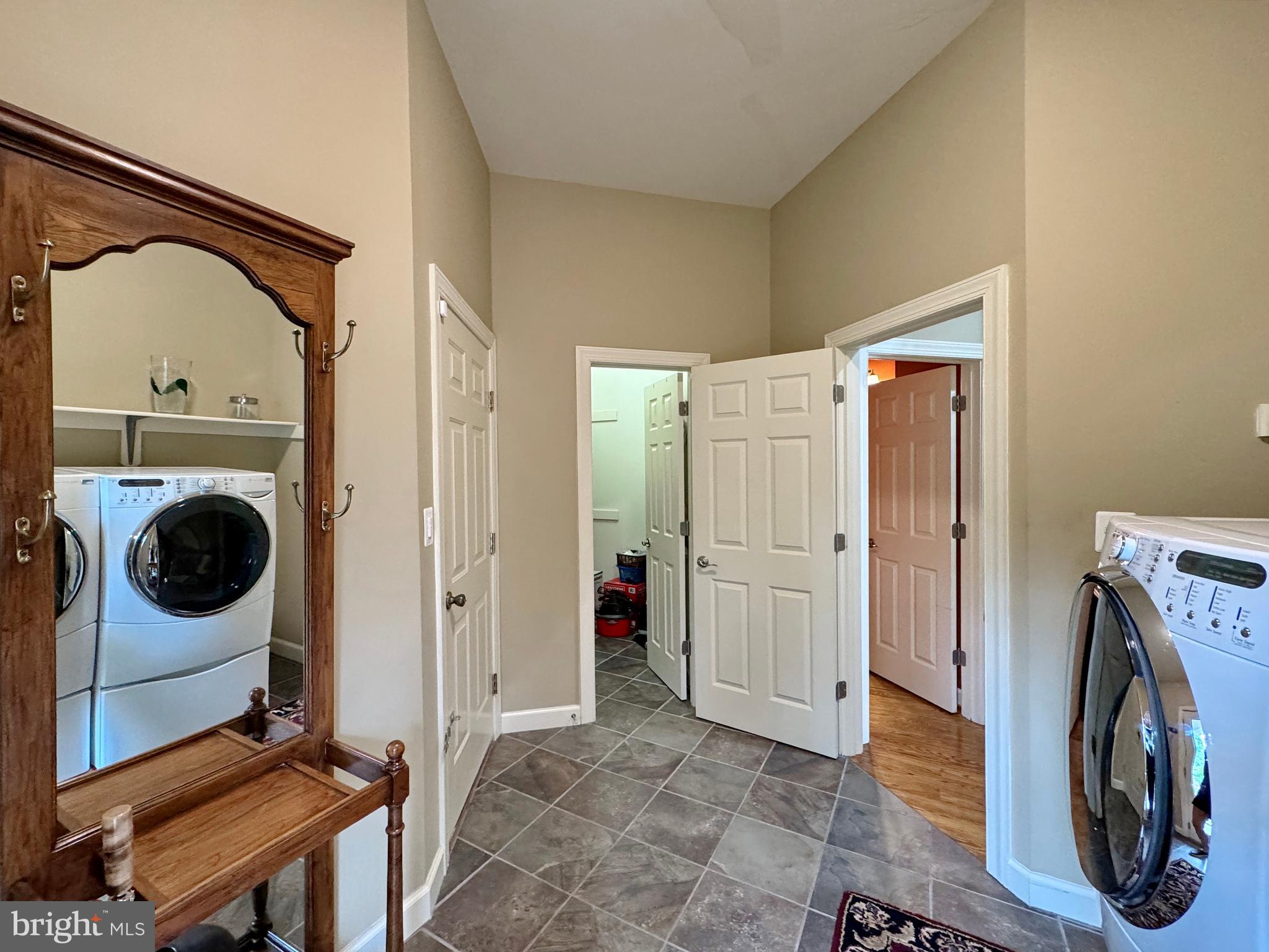 SWANN POINT - Residential Lease