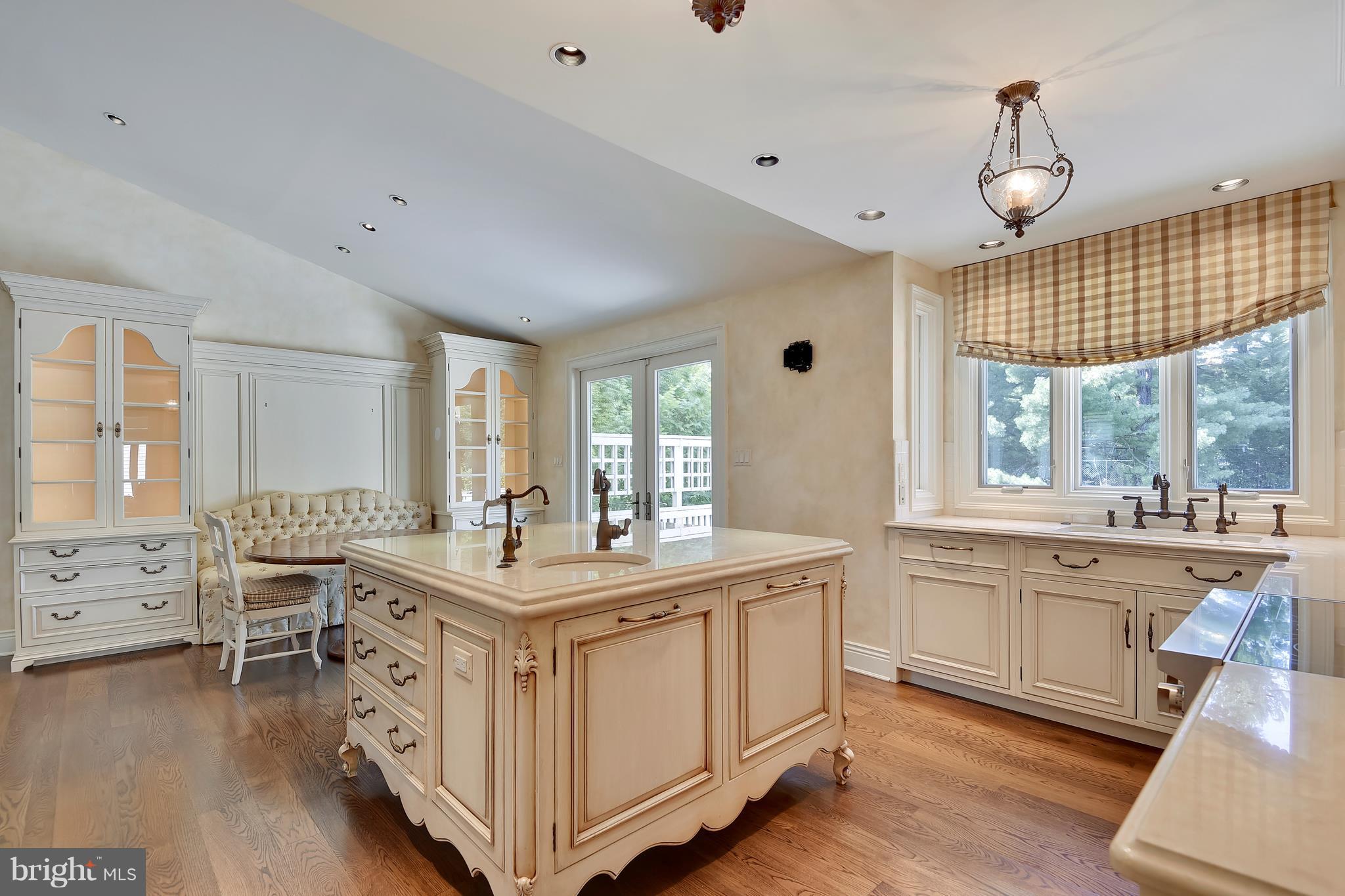 REGENCY PARK - Residential