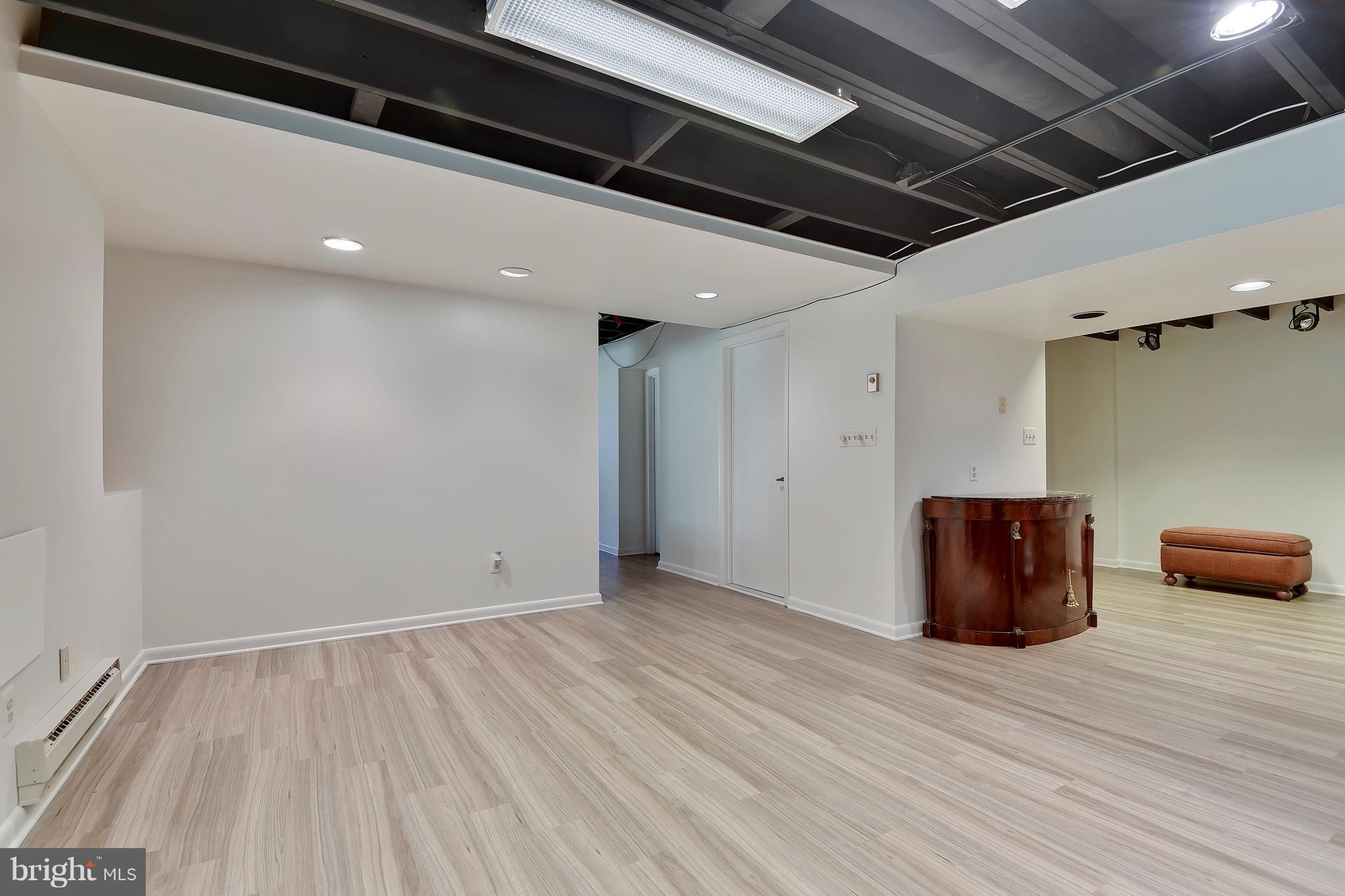 REGENCY PARK - Residential