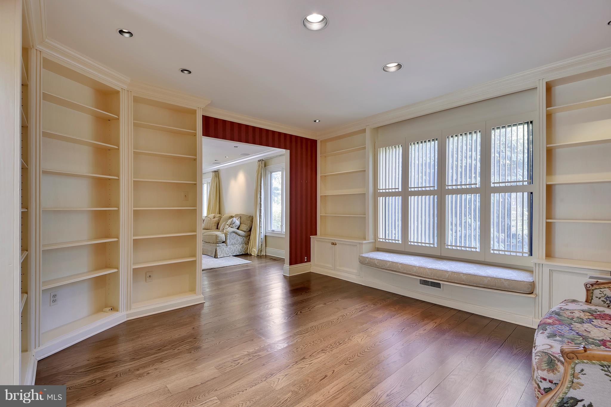 REGENCY PARK - Residential