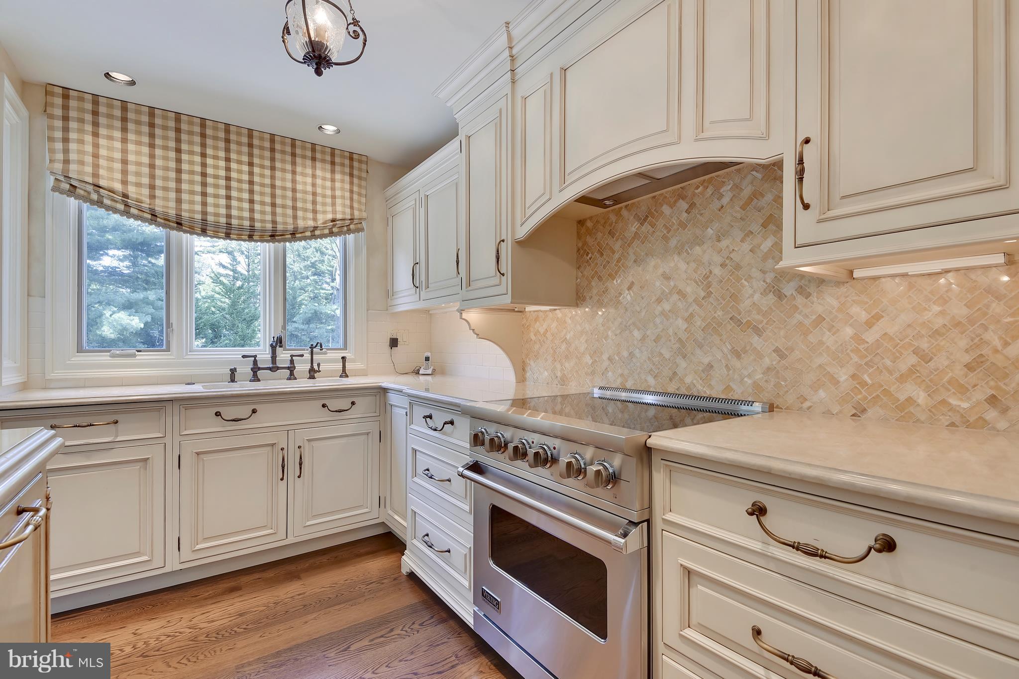 REGENCY PARK - Residential