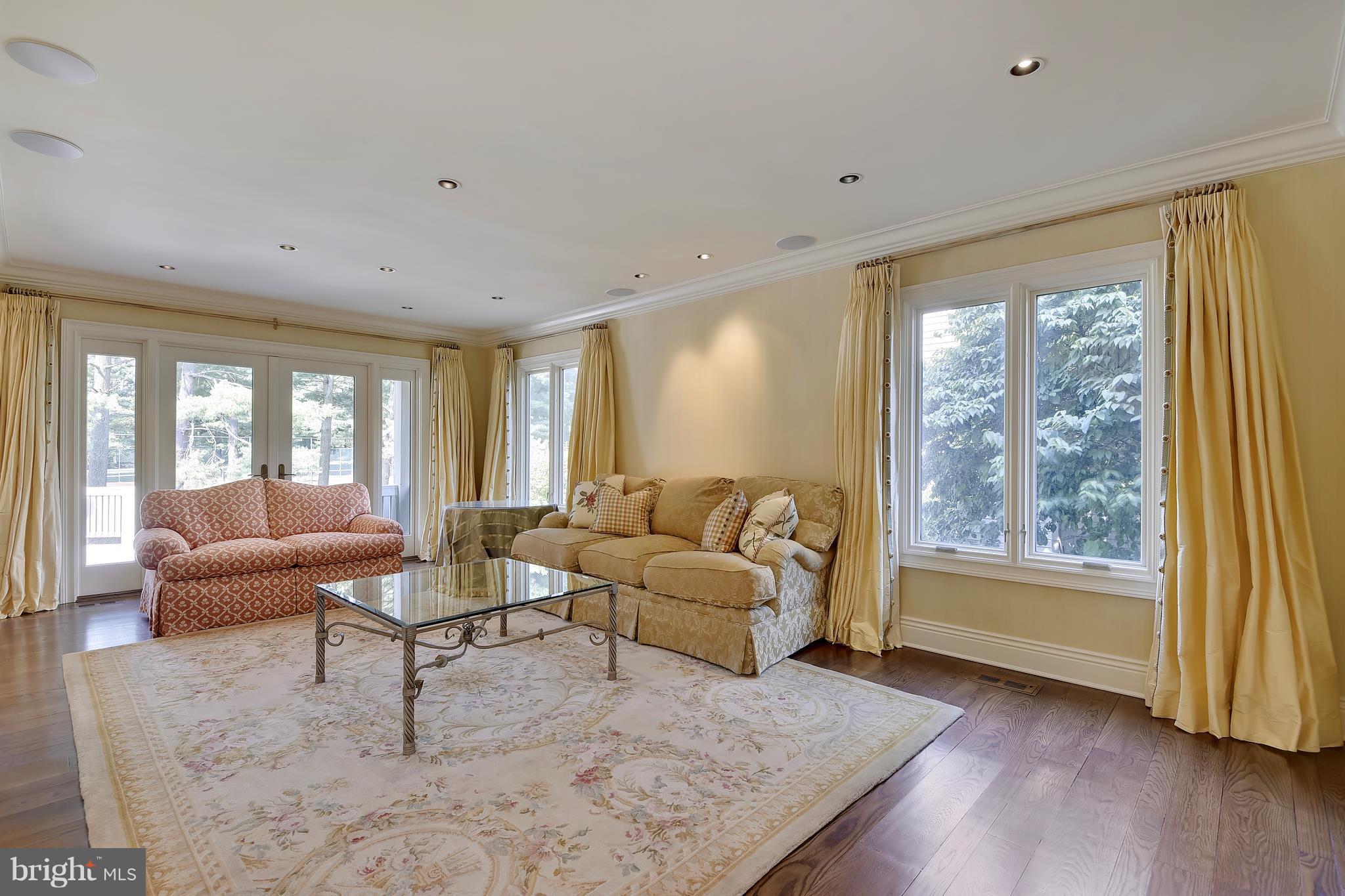 REGENCY PARK - Residential