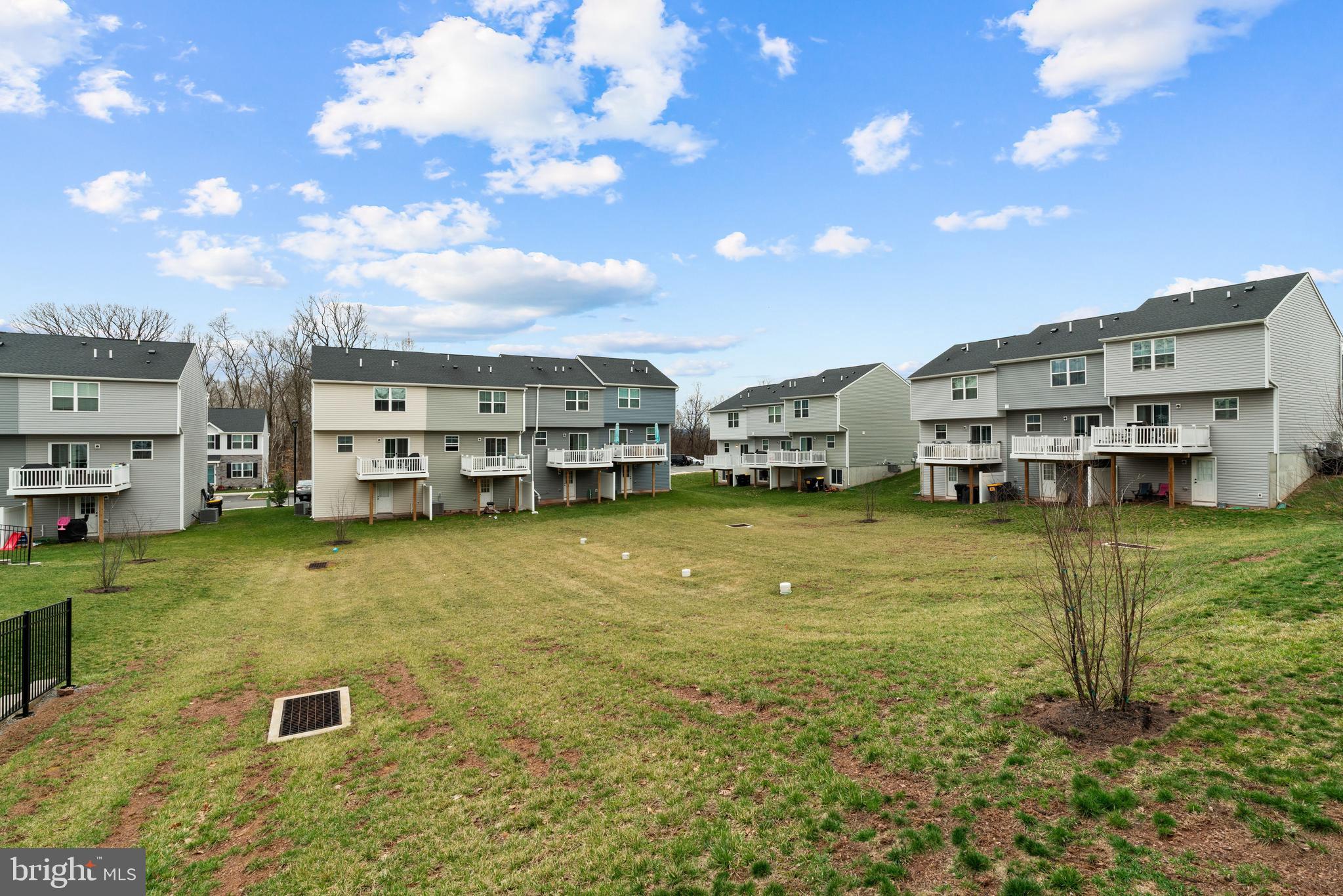 SANATOGA CROSSING - Residential