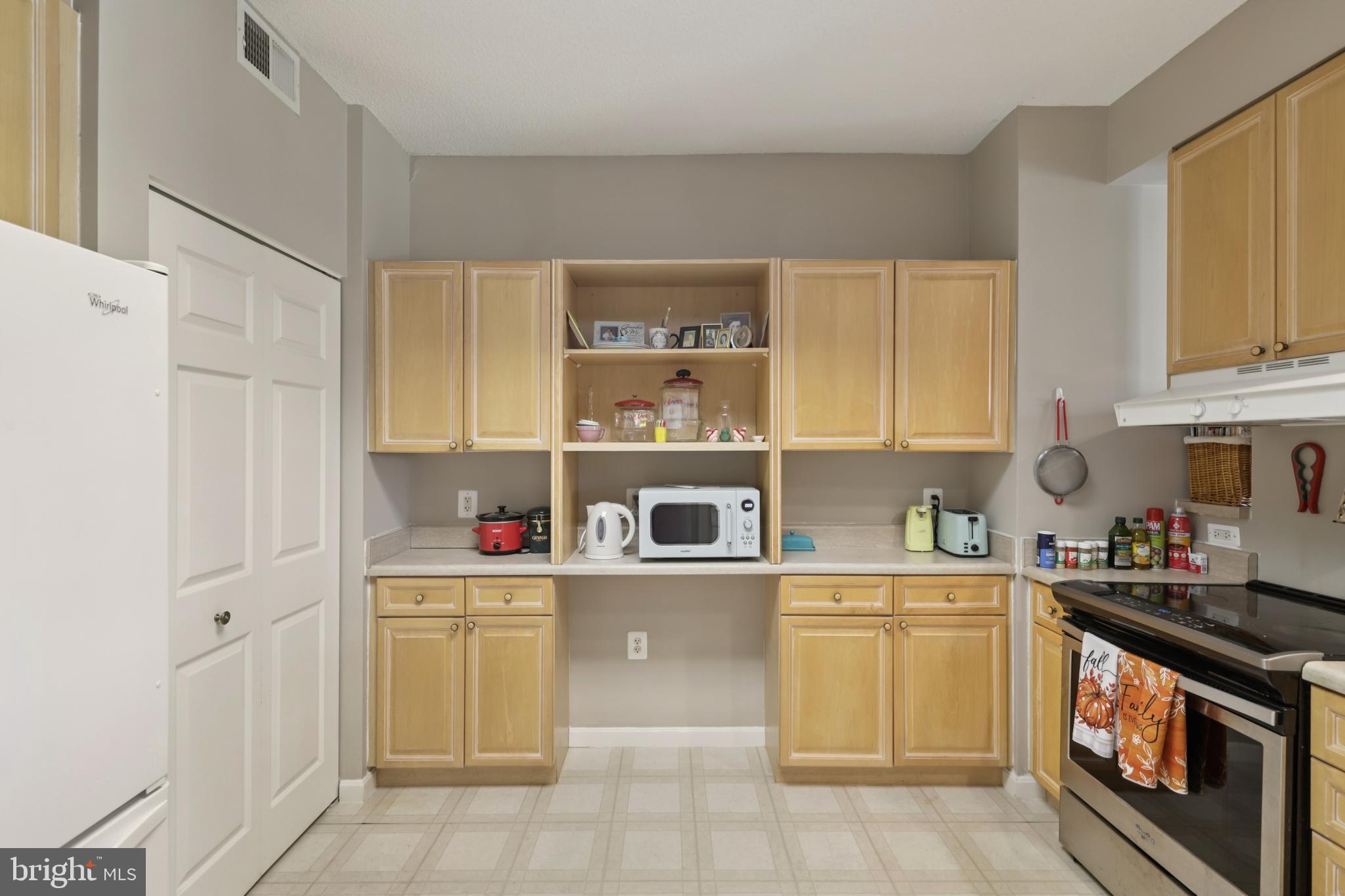 TURNBERRY COURTS AT LEIS - Residential