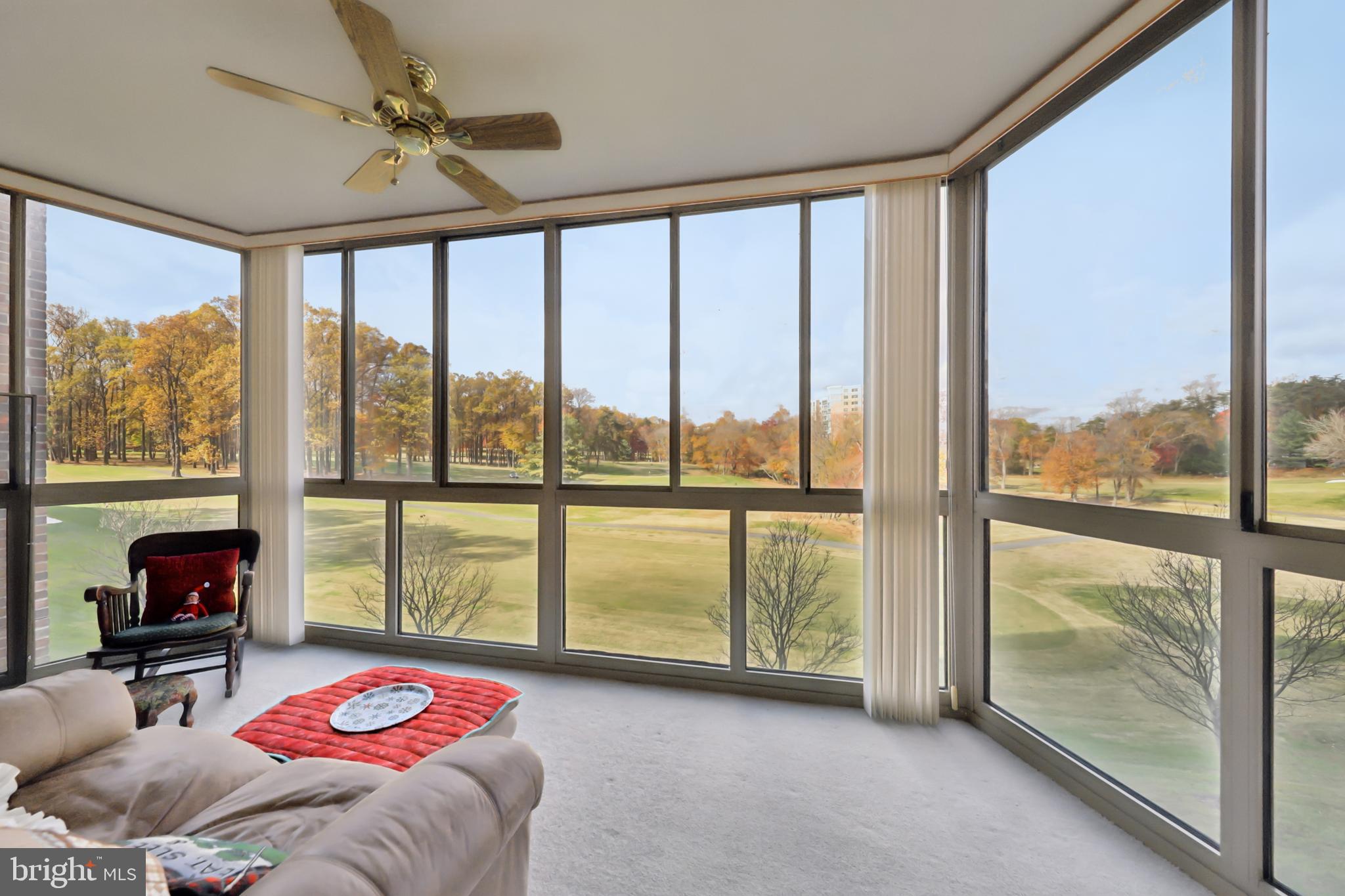 TURNBERRY COURTS AT LEIS - Residential