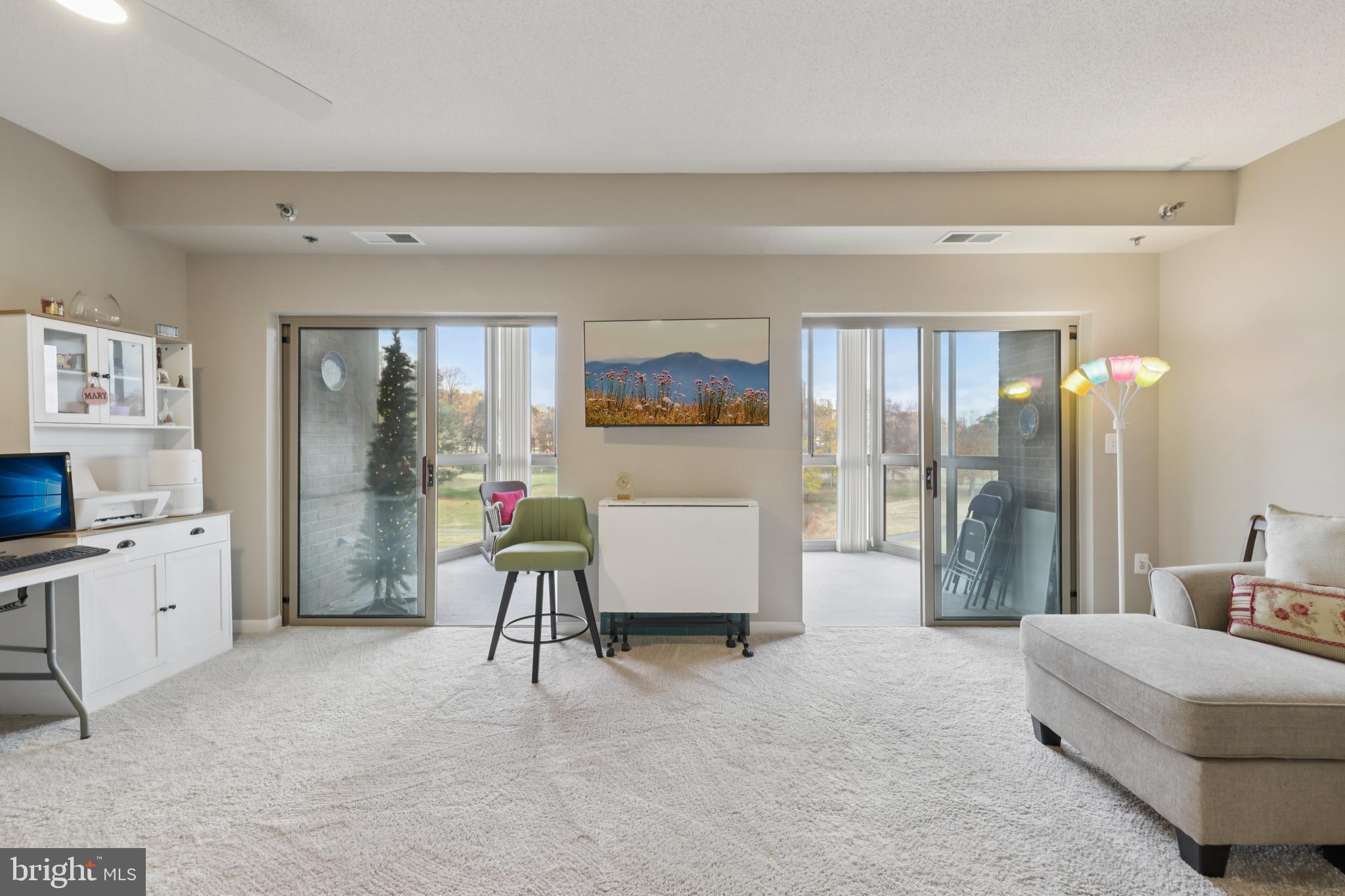 TURNBERRY COURTS AT LEIS - Residential