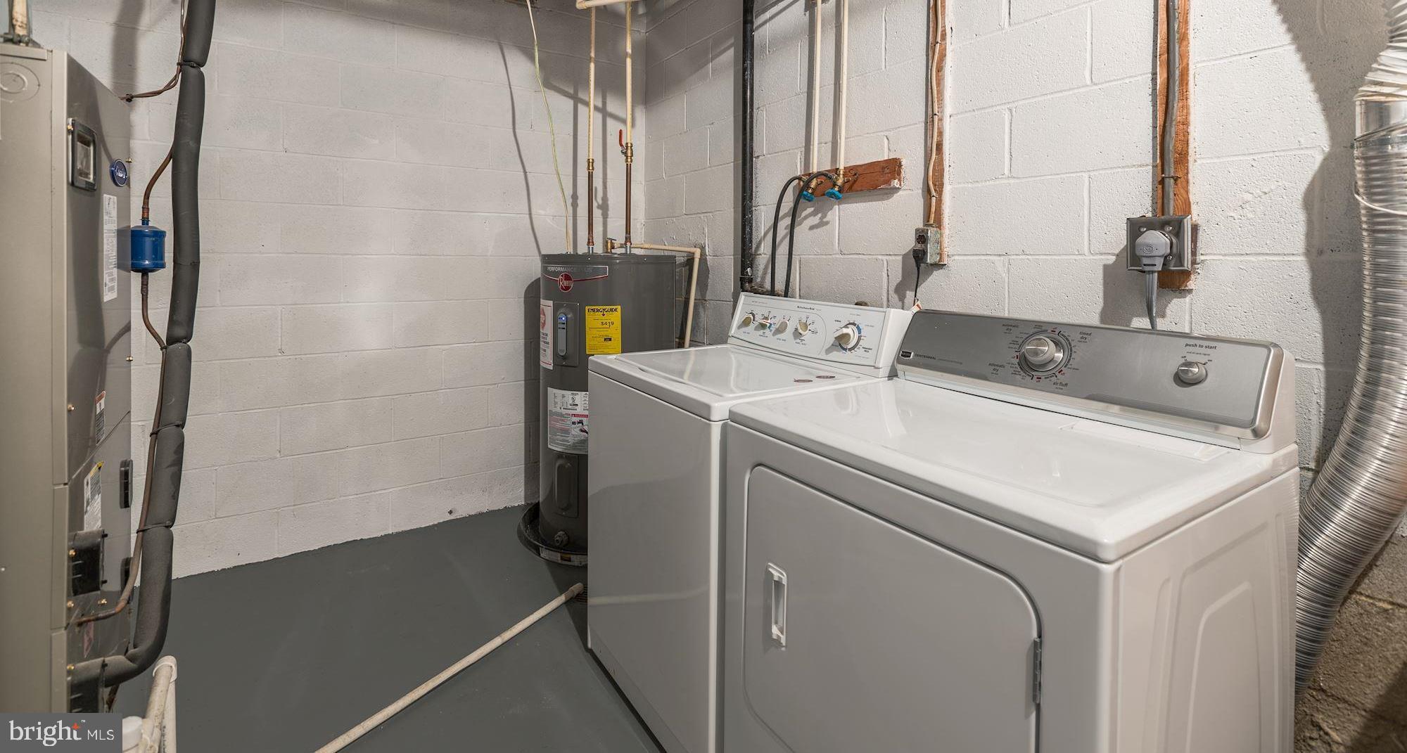 KEENE MILL WOODS - Residential