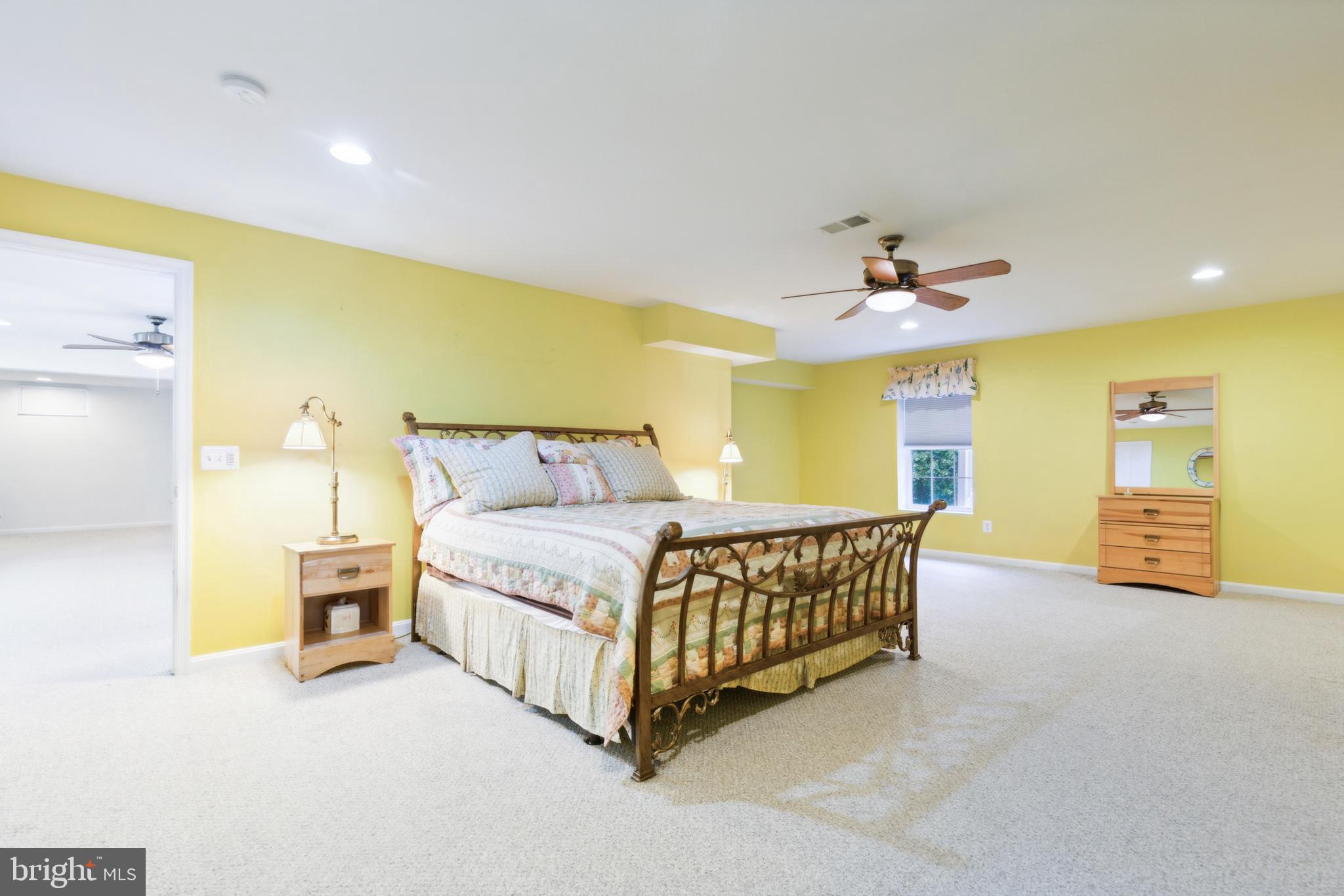 FOUR SEASONS IN HISTORIC VIRGINIA - Residential