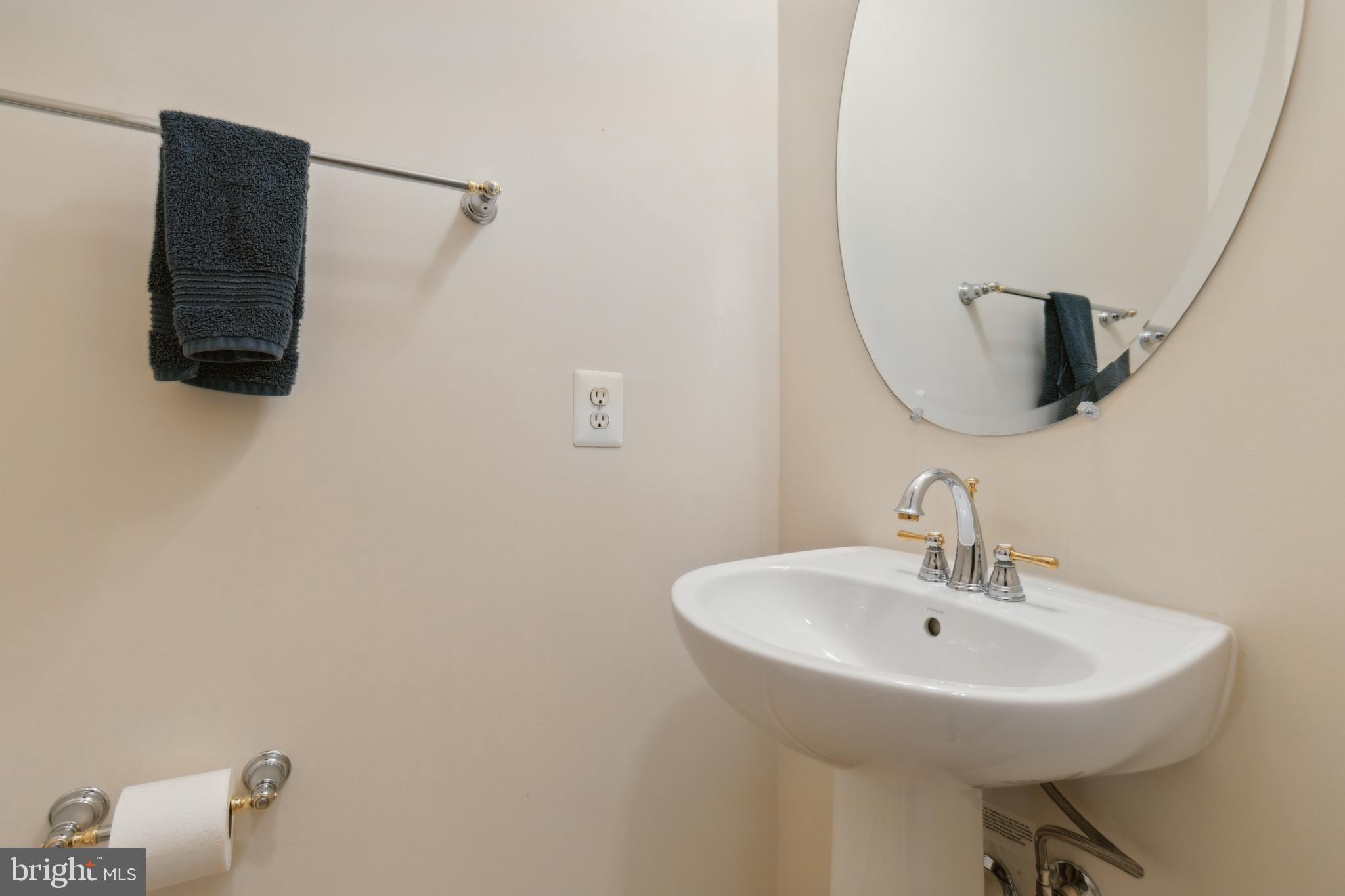 FOUR SEASONS IN HISTORIC VIRGINIA - Residential